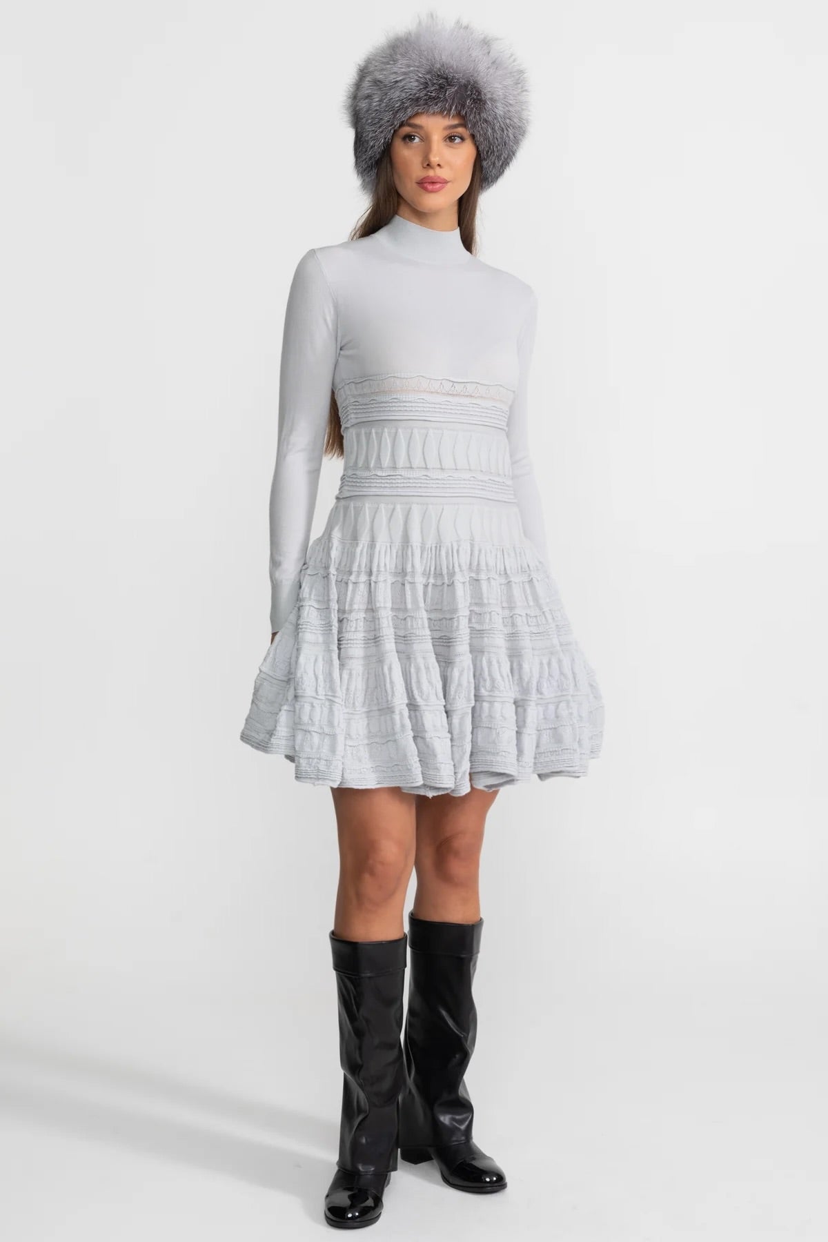 Rochie mini tricotată texturată cu fustă evazată - Gri deschis