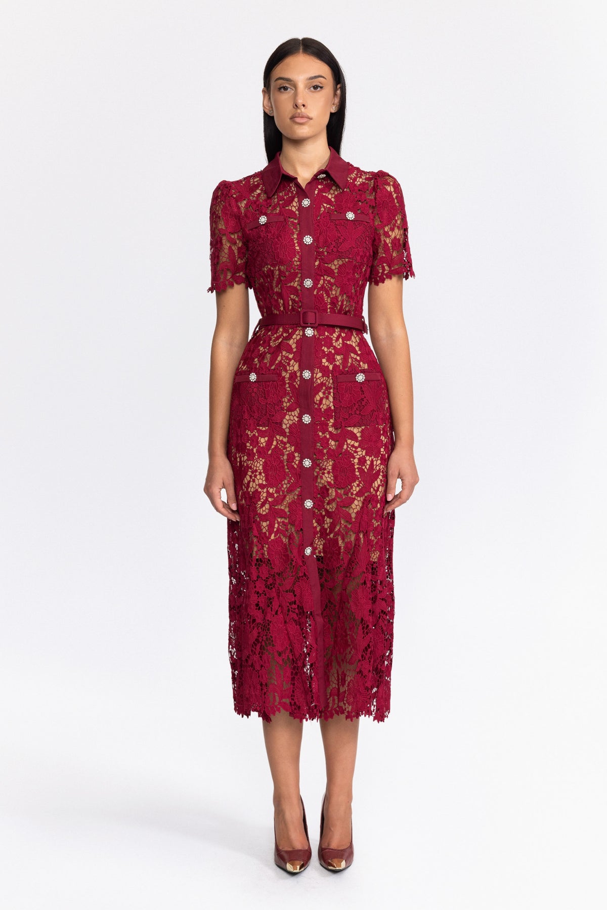 Rochie midi-cămașă din dantelă guipure cu nasturi din cristale - Burgundy