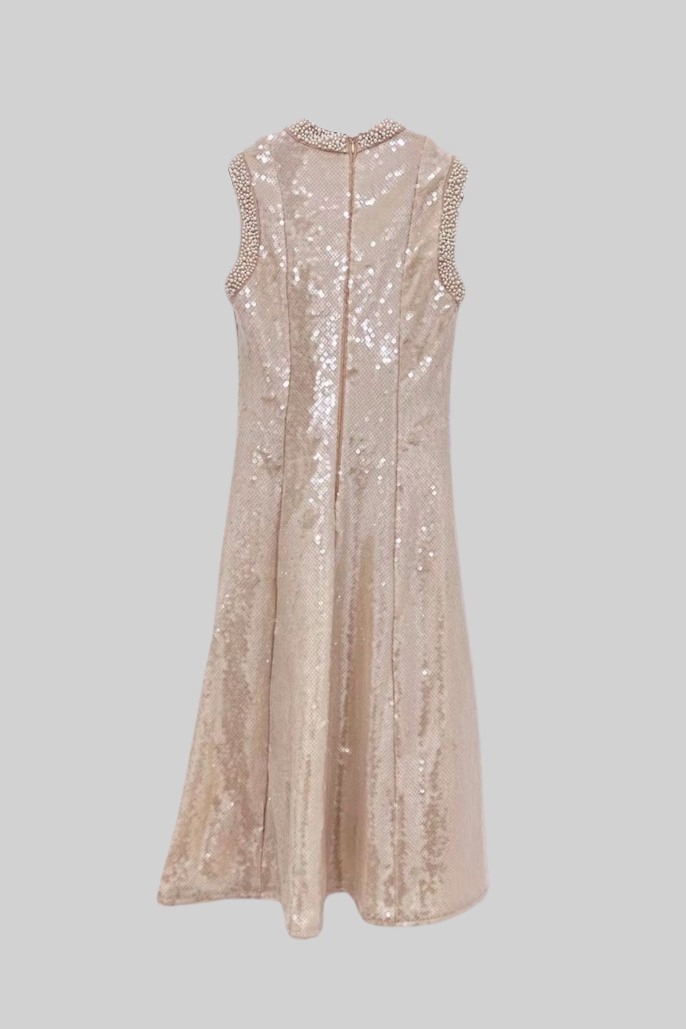 Rochie Elegantă cu Paiete și Accente de Perle Albe - Bej