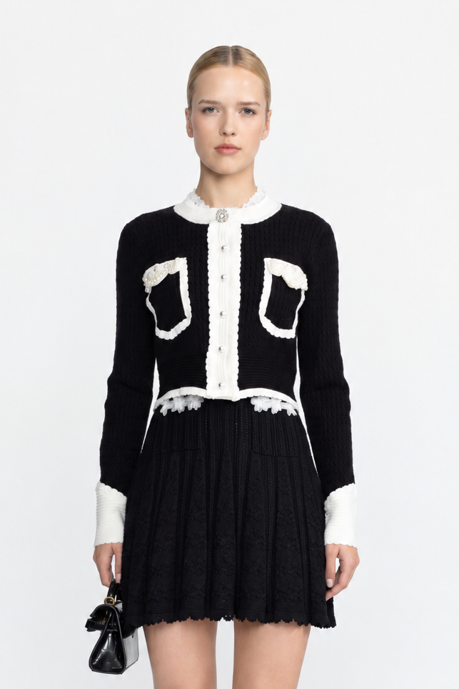 Cardigan cropped din tricot cu torsade, cu ornamente din perle și margini contrastante - negru
