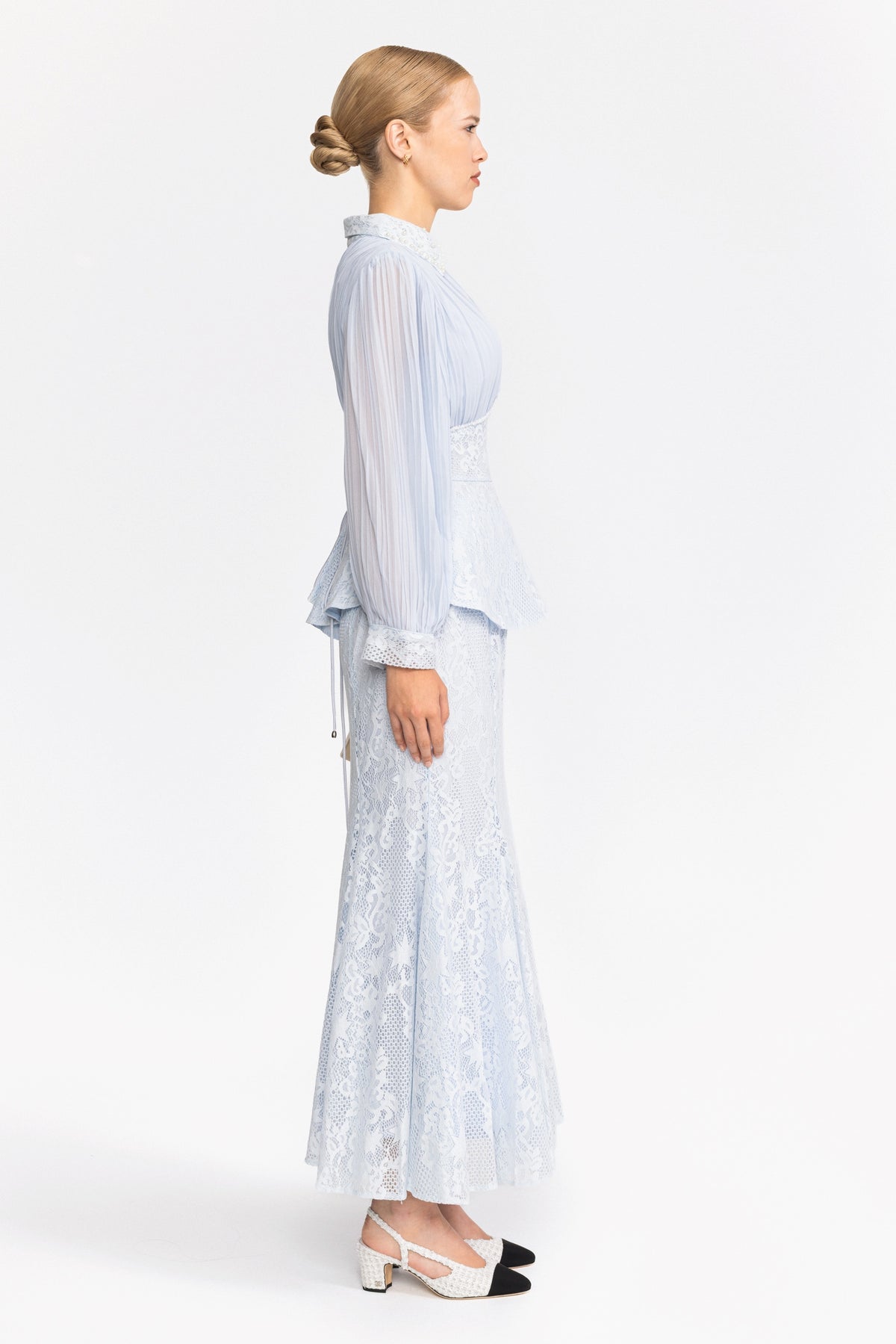 Set cu bluză peplum din șifon plisat și dantelă și fustă maxi - bleu deschis