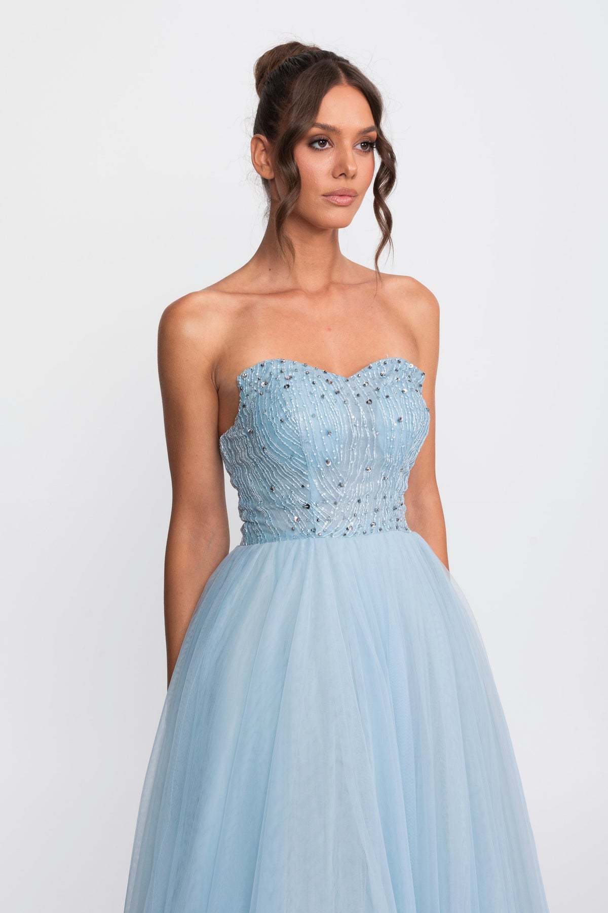 Rochie de bal din tul, fără bretele, cu aplicații din paiete - Light Blue