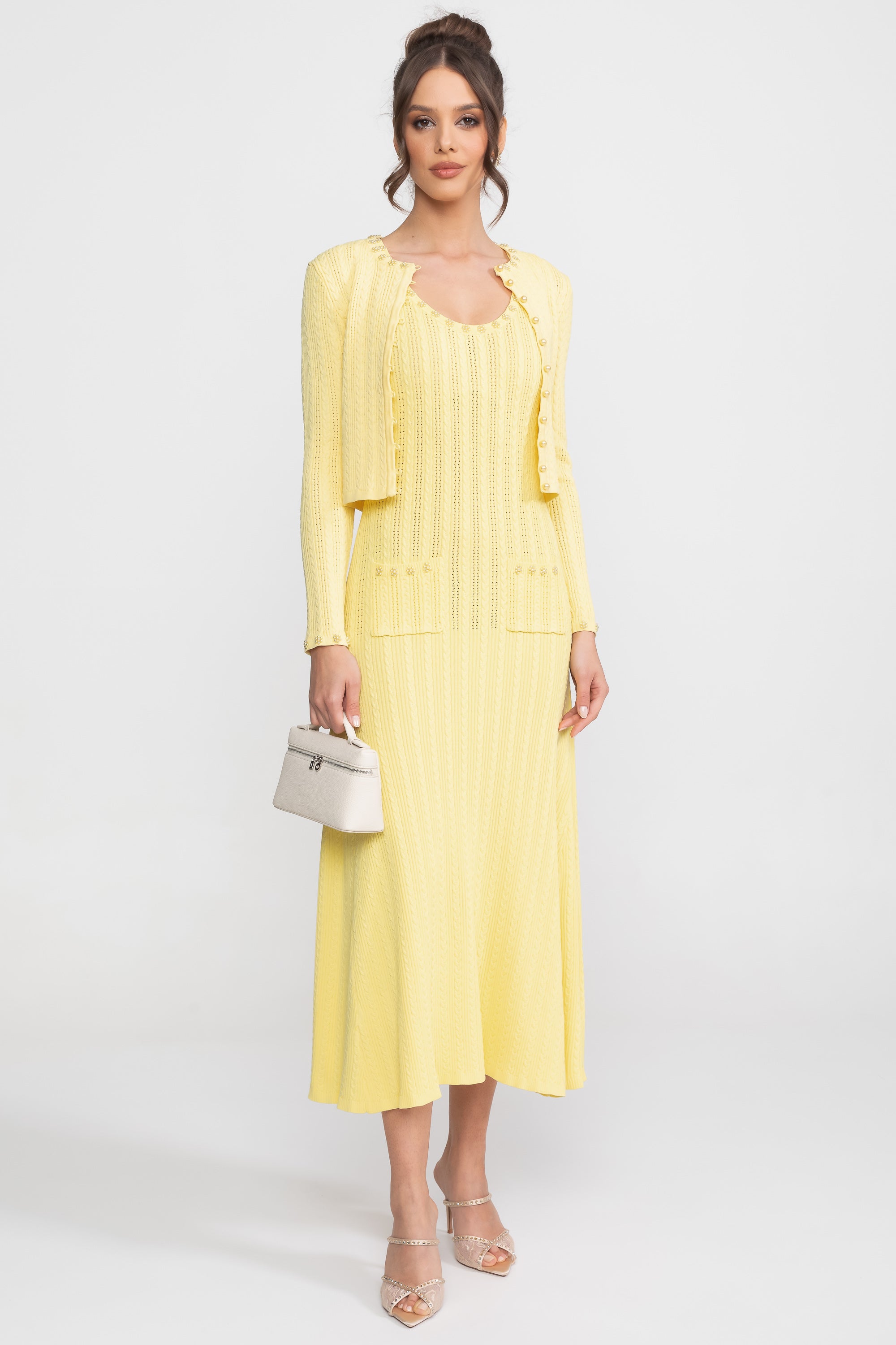 Set Rochie Tricotată cu Dungi și Cardigan cu Detalii de Nasturi din Perle - Galben