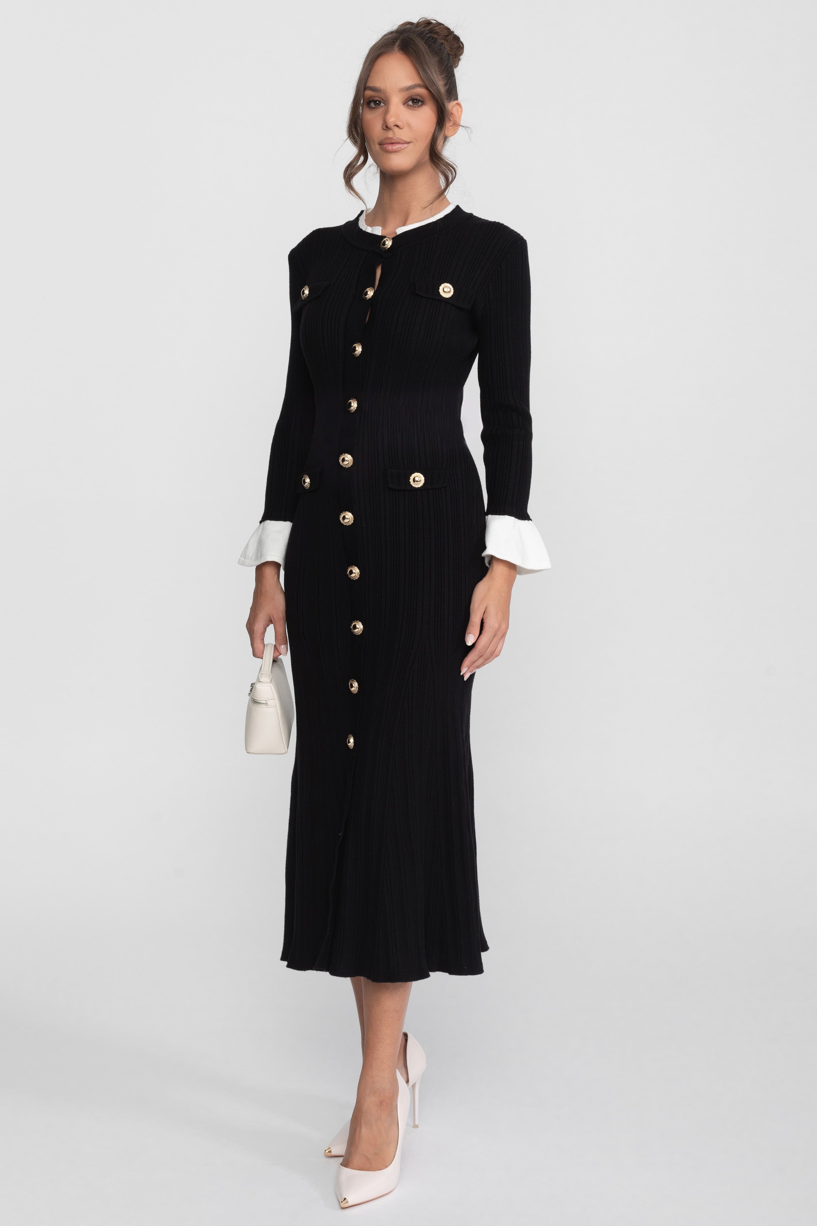 Rochie midi tricotată cu model ribbed, cu manșete și guler albe - Negru