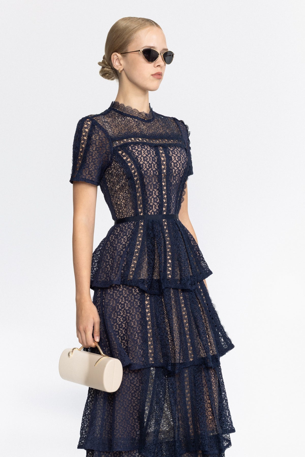 Rochie midi în straturi, cu inserții din dantelă - bleumarin