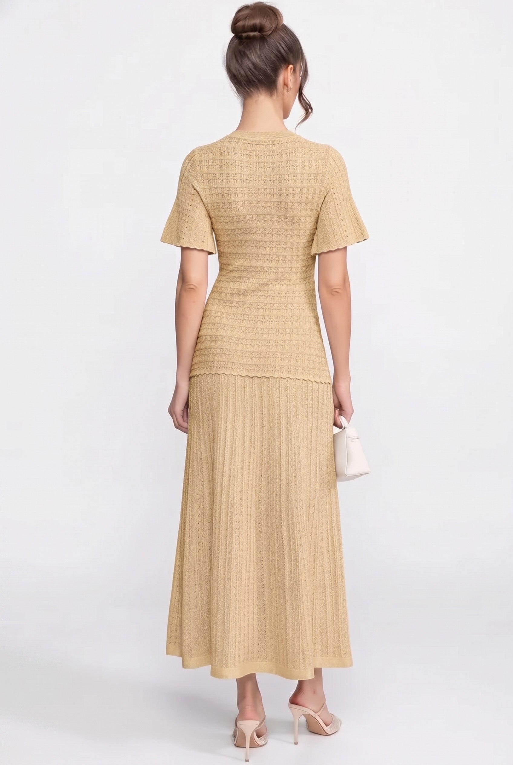 Rochie midi cu mânecă scurtă și textură tricotată cu sclipiri - Beige