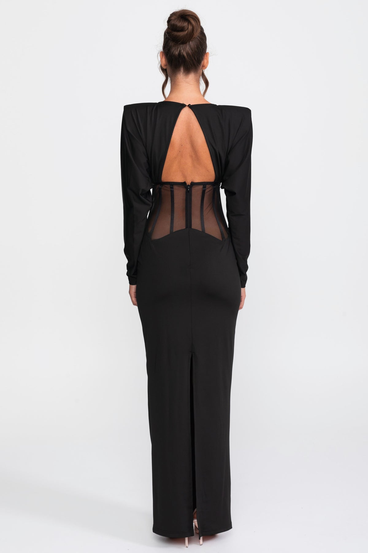 Rochie lungă cu decupaje și panou transparent, cu mâneci lungi - Negru