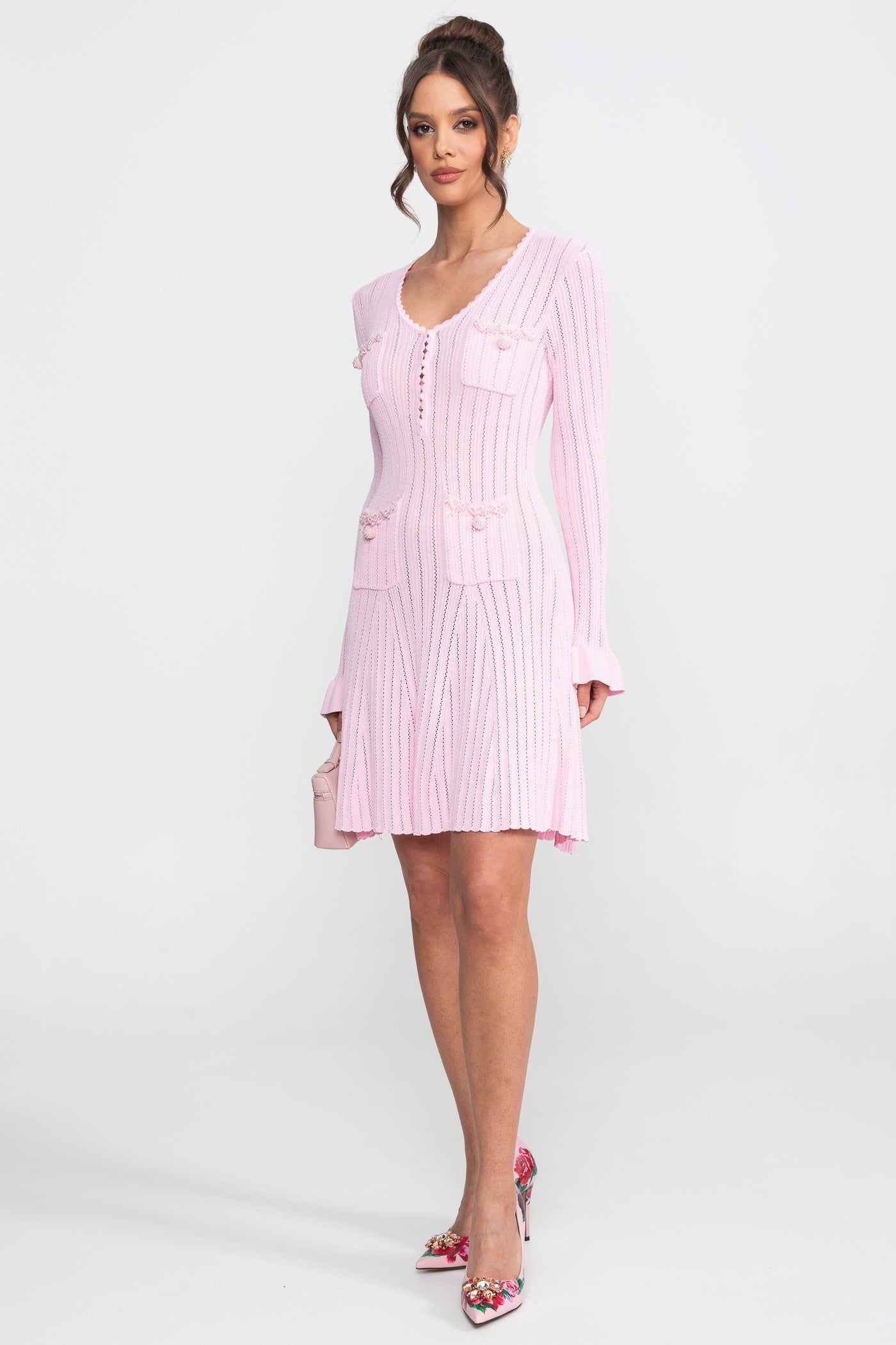 Rochie mini Open-Knit cu decolteu scallop și manșete cu volane - Roz