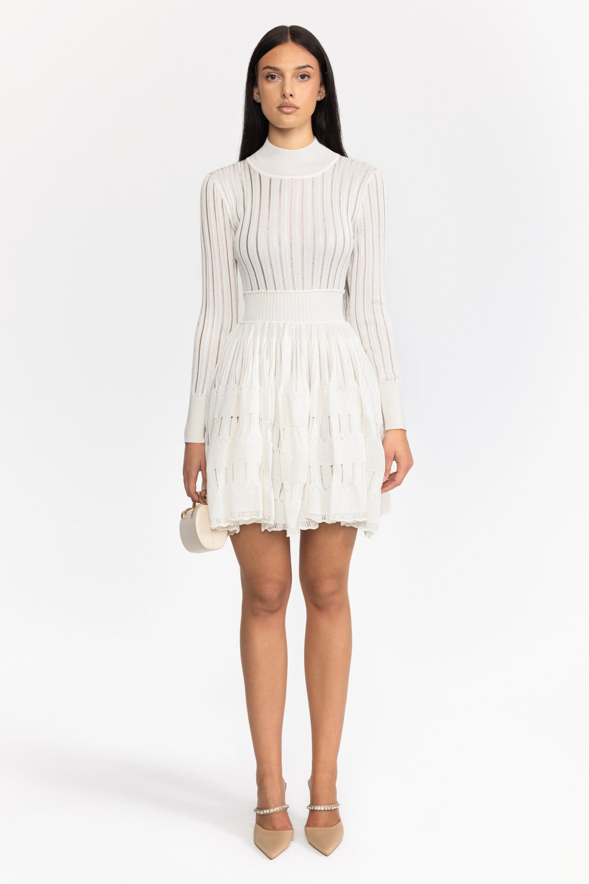 Rochie mini skater albă din tricot transparent cu aspect de scară, cu mâneci lungi