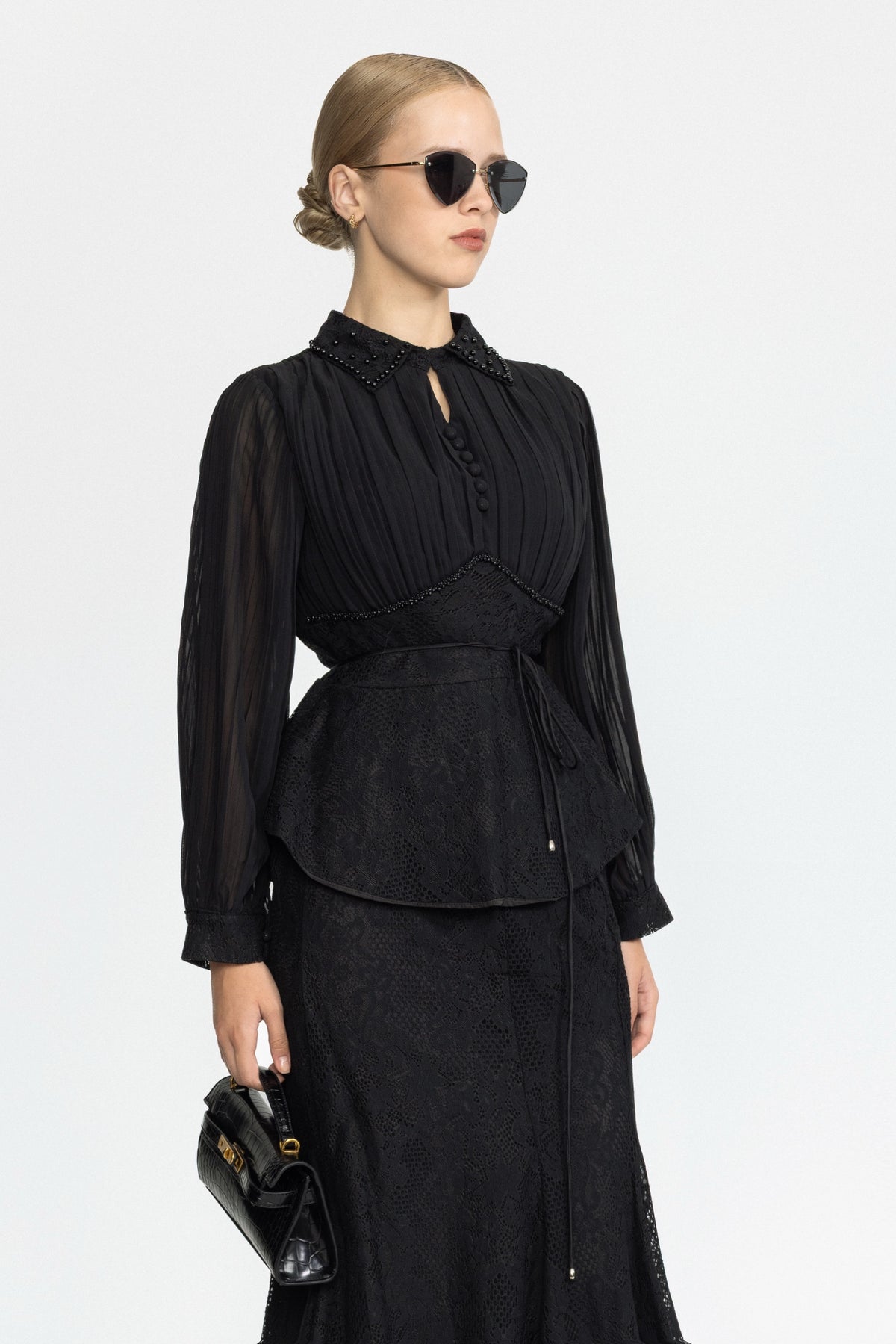 Set cu bluză peplum din șifon plisat și dantelă și fustă maxi - Negru