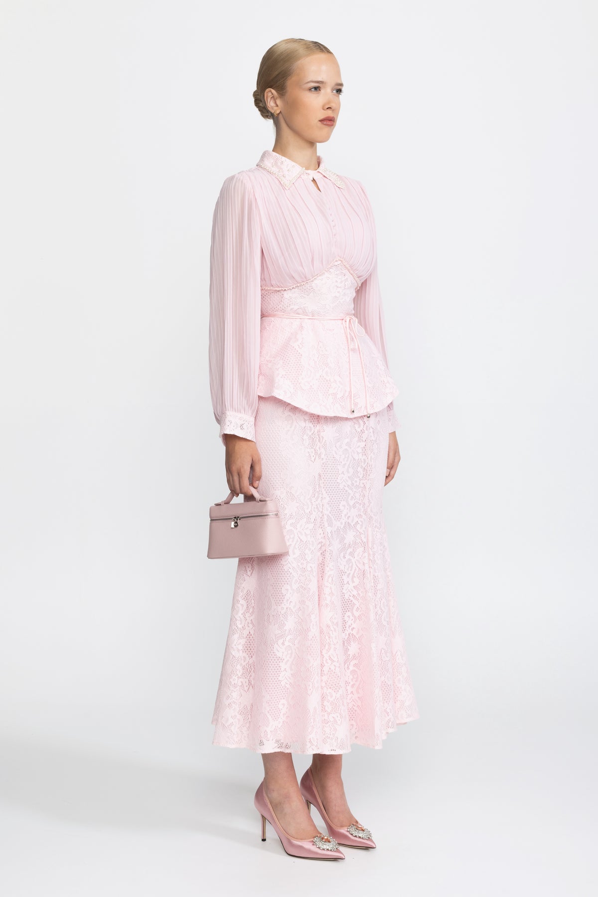 Set din bluză din chiffon plisat și fustă sirenă din dantelă - roz