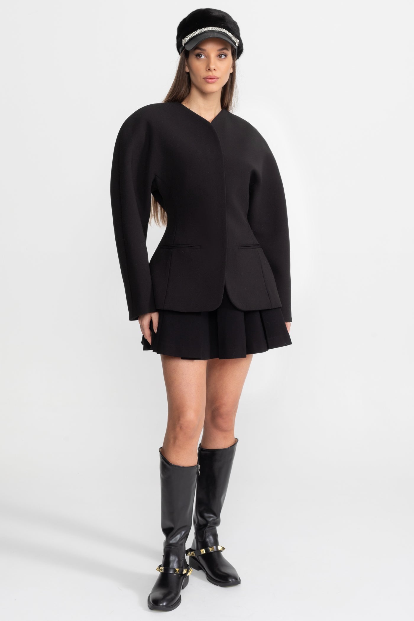 Minimalist Tailored Blazer with Clean Collarless Design – Black