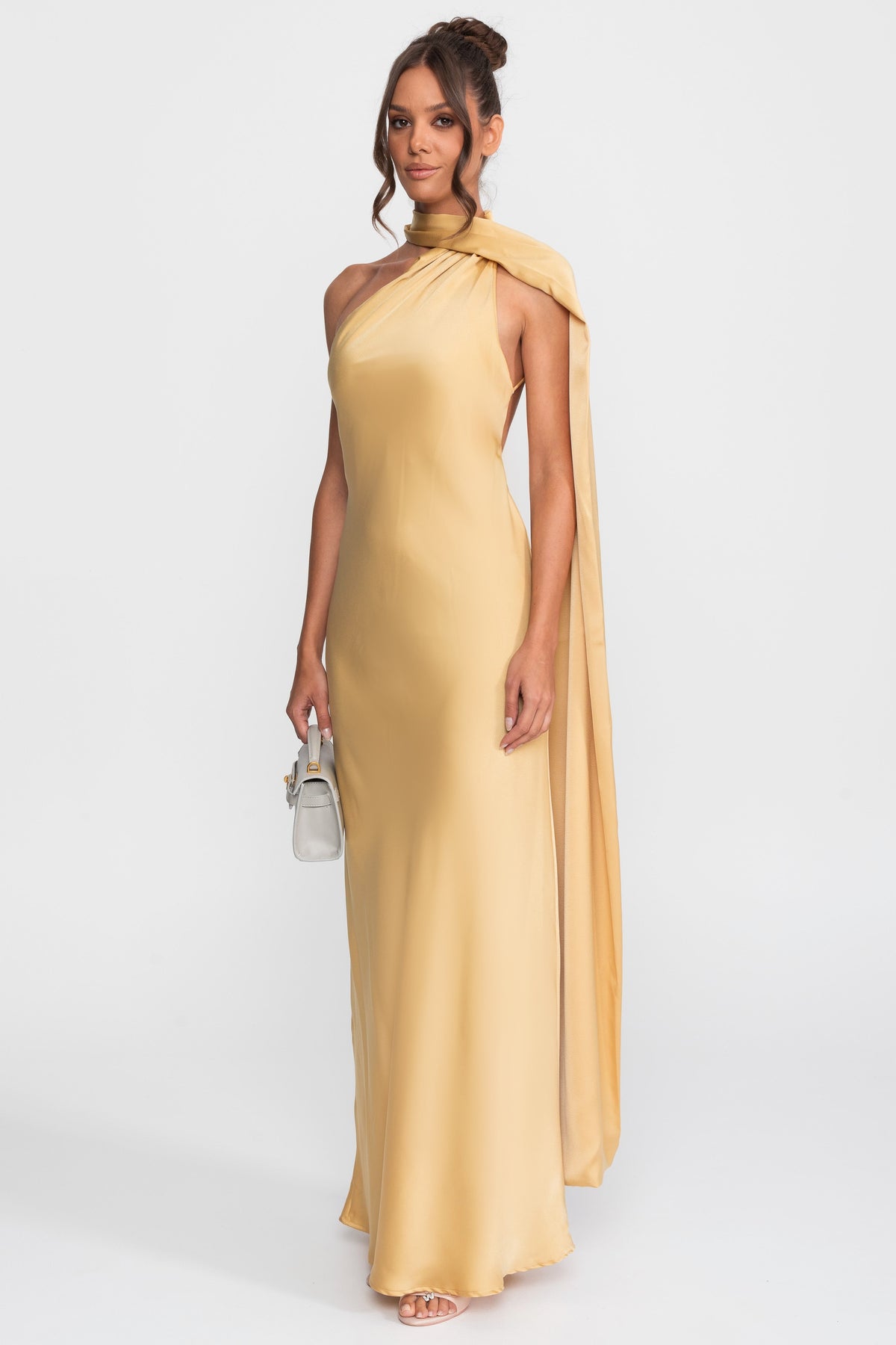 Rochie slip din satin cu halter răsucit și decolteu asimetric - Galben