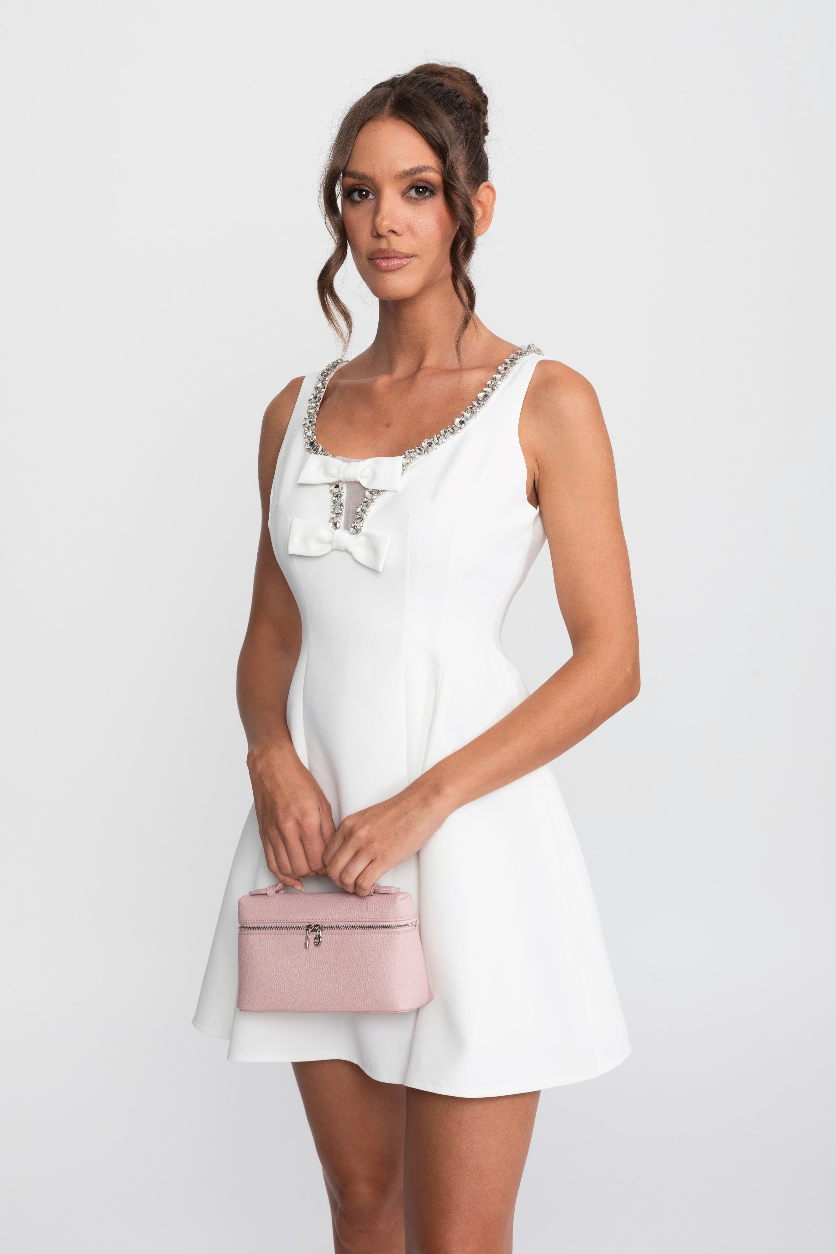 Rochie mini fit-and-flare cu ornament din cristale și funde pe bust - alb