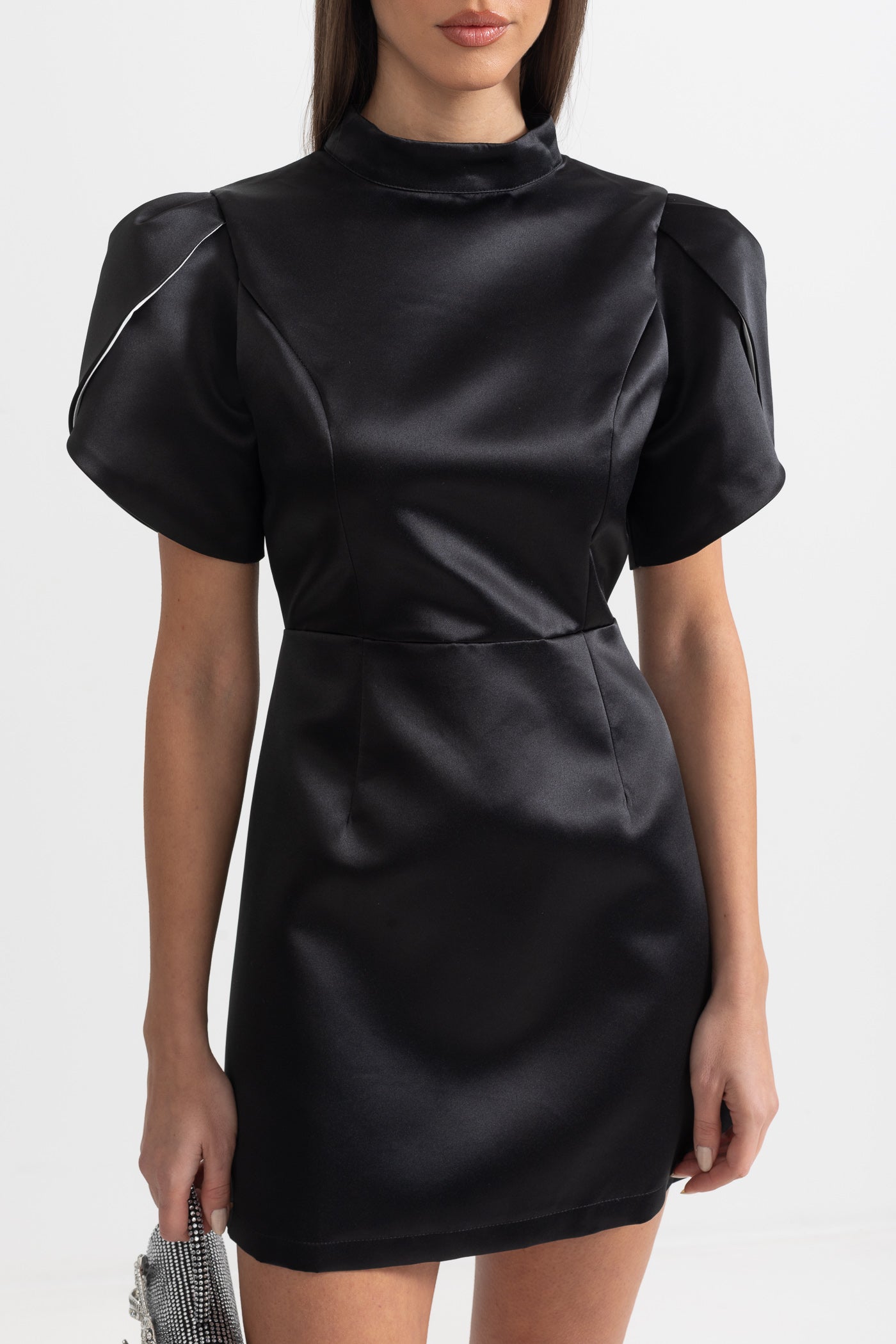 Rochie Mini Elegantă cu Decupaj la Spate și Fundă - Negru