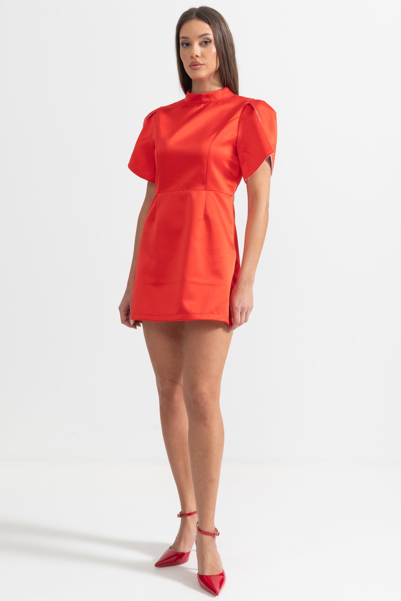 Rochie Mini Elegantă cu Decupaj la Spate și Fundă - Roșu