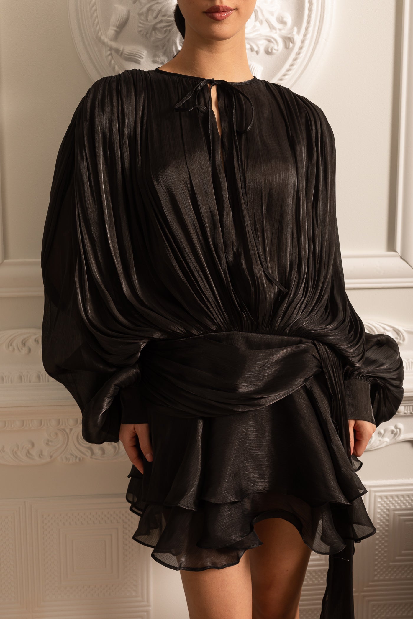Rochie Drapată cu Mâneci Lungi, Fustă Mini și Talie Cu Pliseuri - Negru