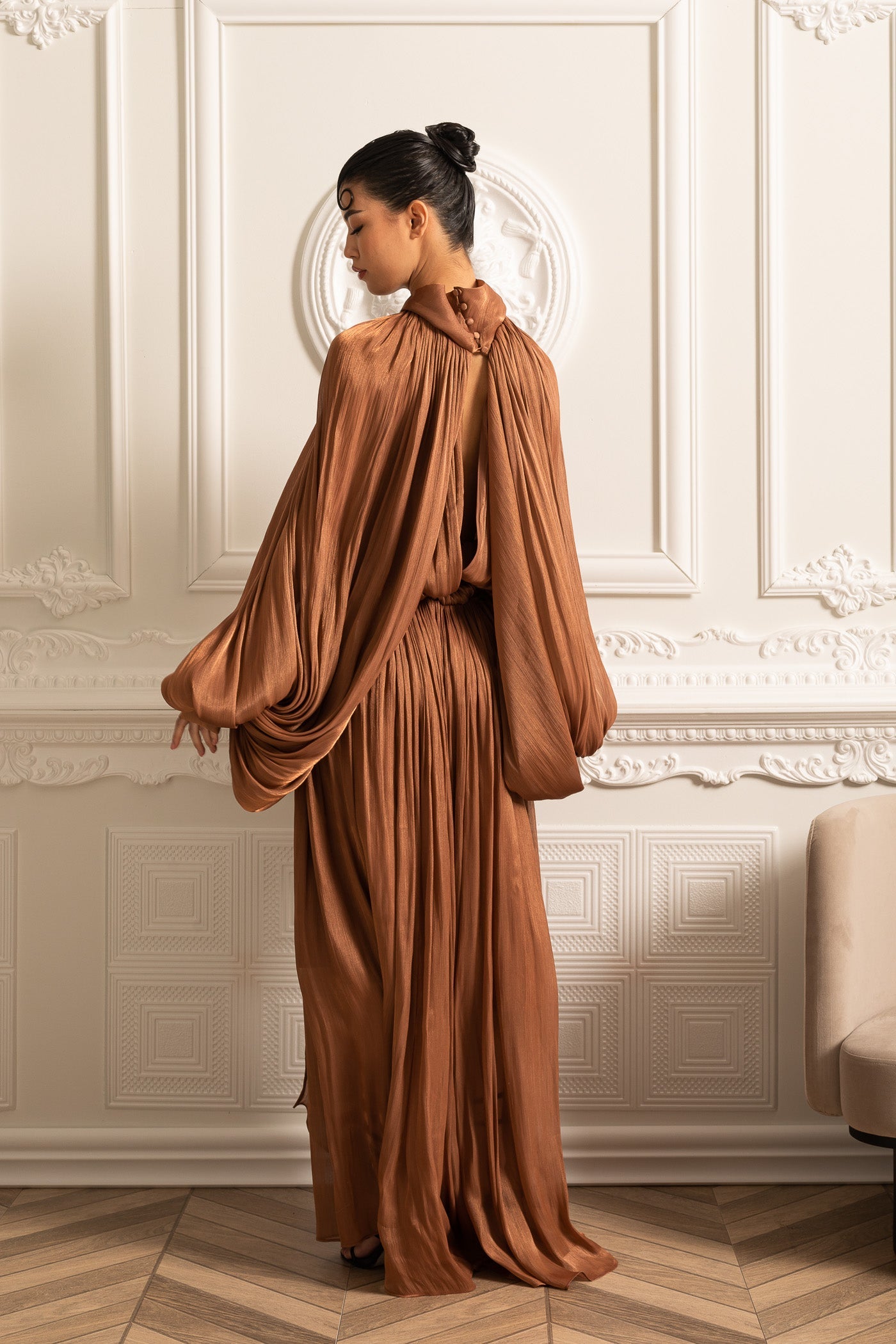 Elegant Gown With Voluminous Sleeves And Flowing Silhouette - Brown