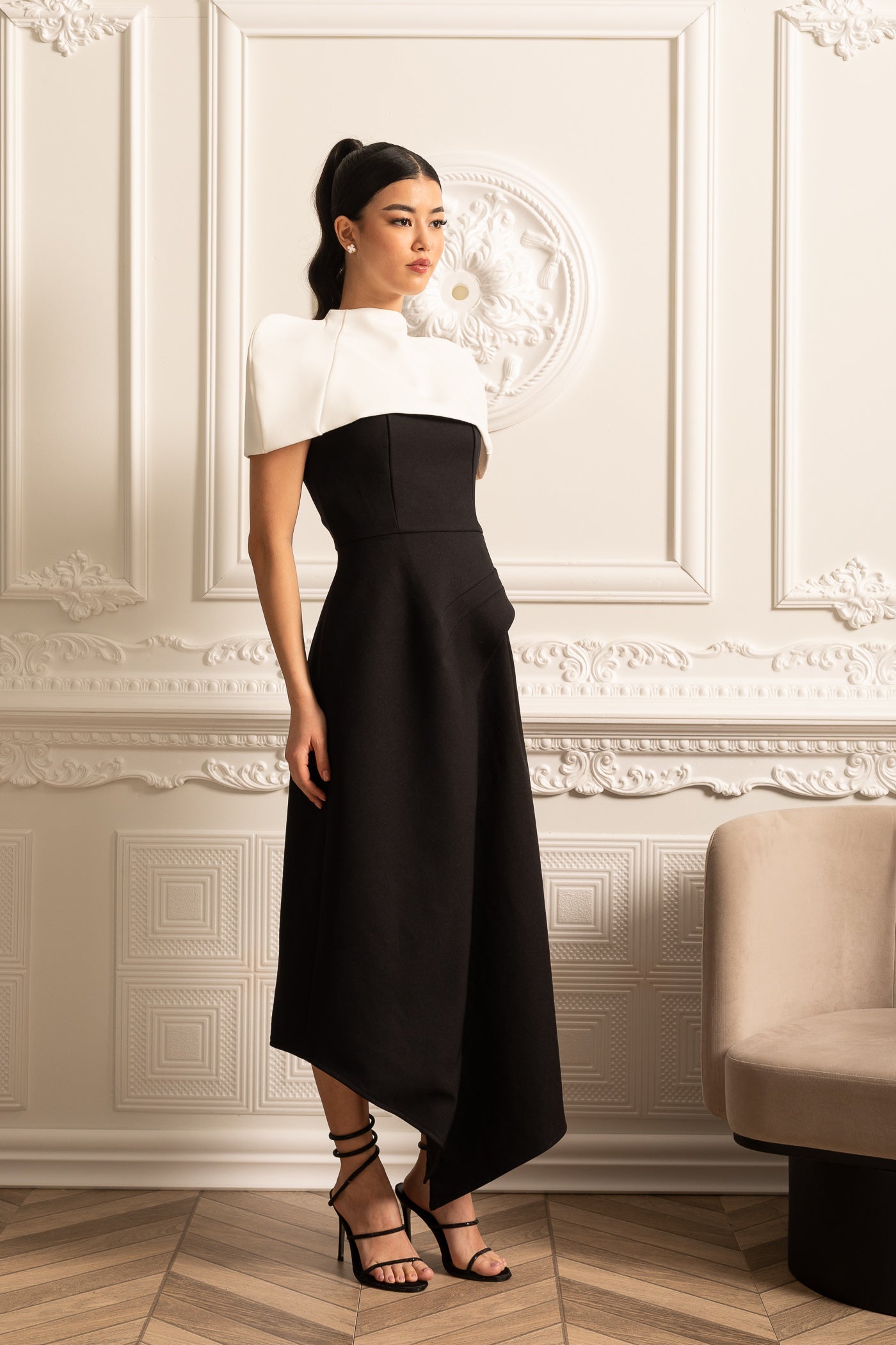 Elegant Asymmetrical Dress With Contrasting White Detachable Capelet - Black