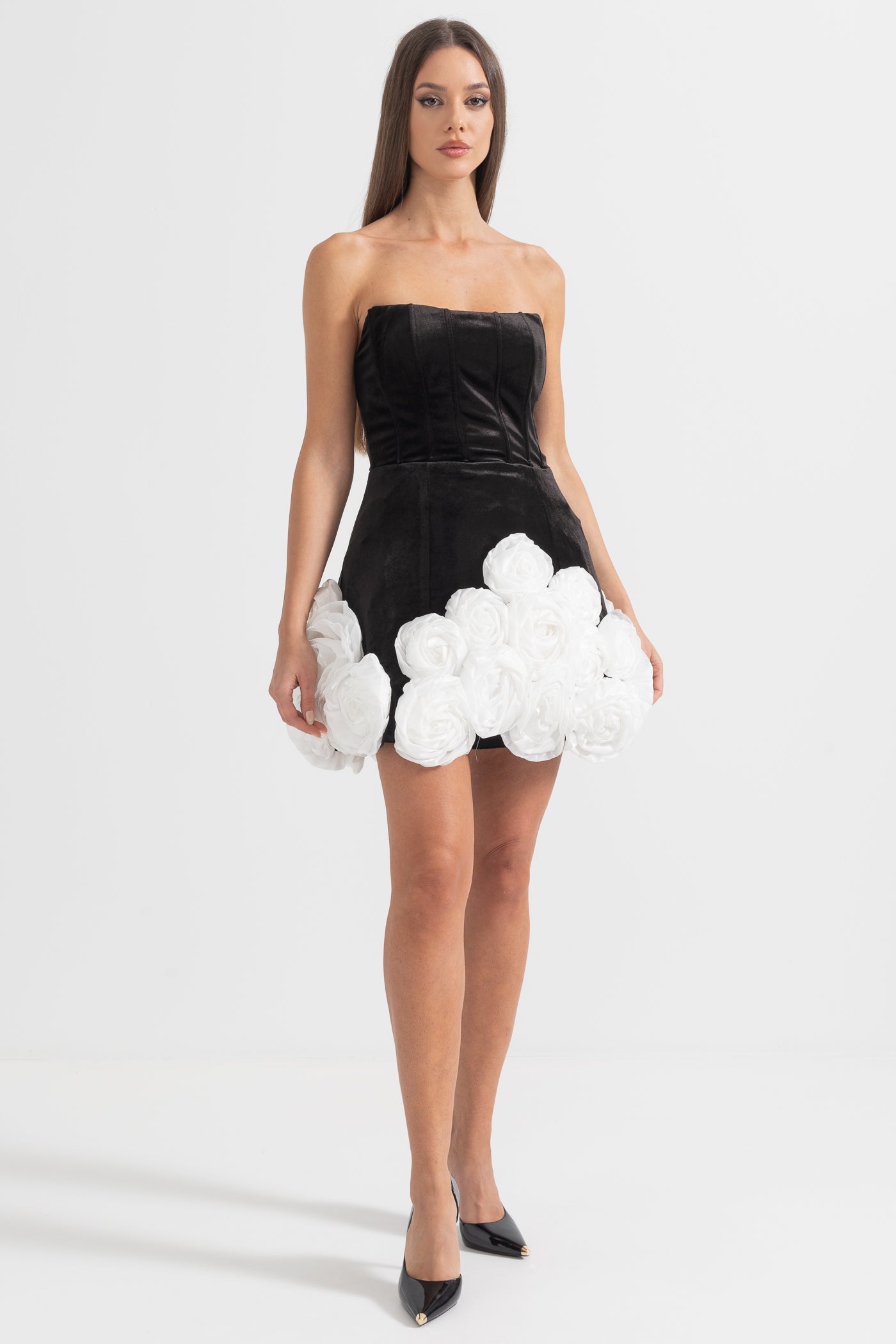 Rochie Mini Elegantă cu Aplicatii de Trandafiri Albi - Negru