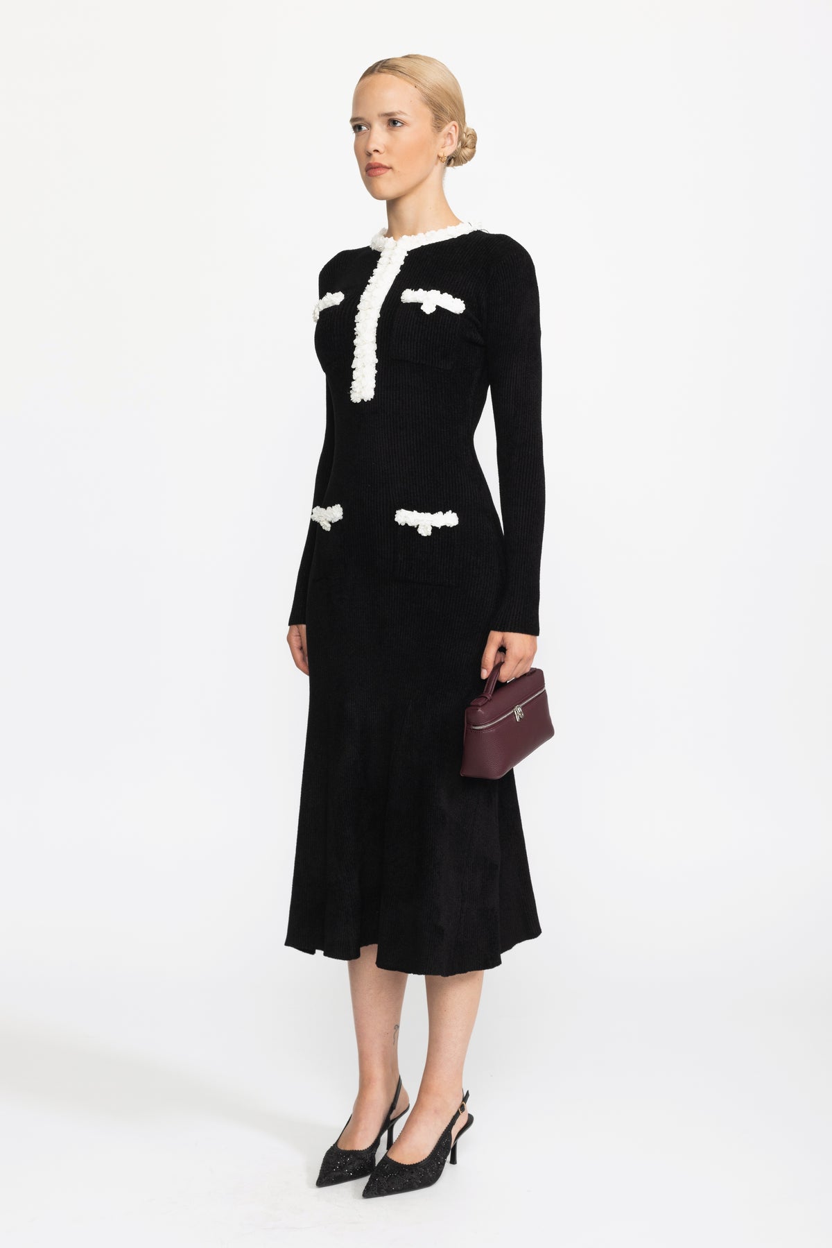 Rochie midi din tricot chenille cu garnitură bobble contrastantă - negru