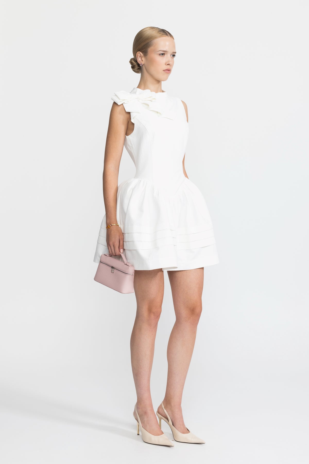 Rochie mini din bumbac cu talie joasă și fundă sculpturală - Alb