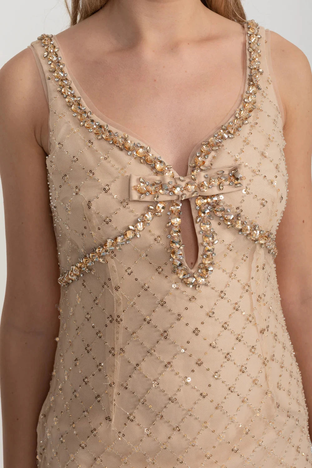 Fitted Mini Dress With Diamond Pattern And Sequin Embellishments - Gold