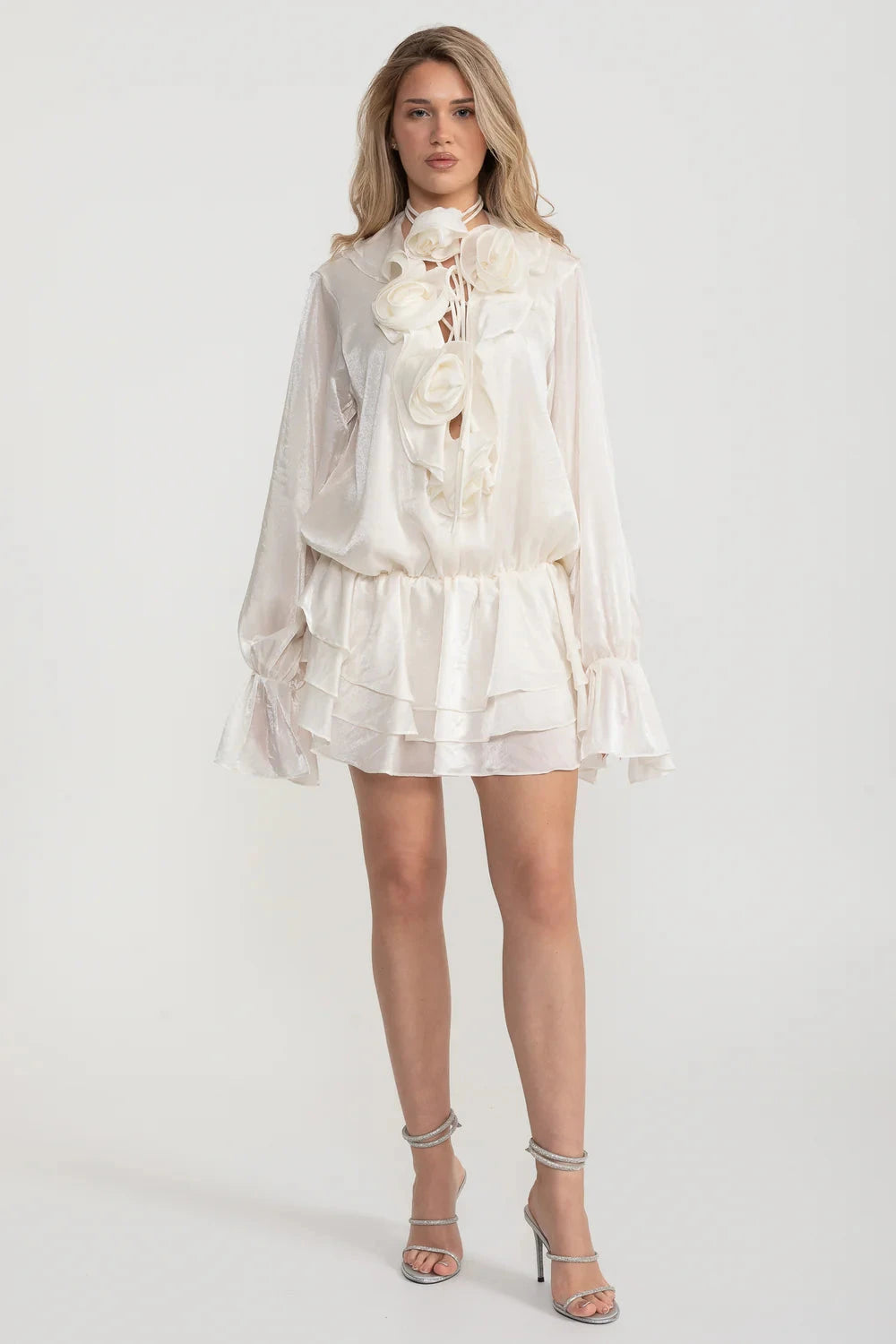 Flowing Sheer Dress With Floral Appliques And Long Puffy Sleeves - Ivoire