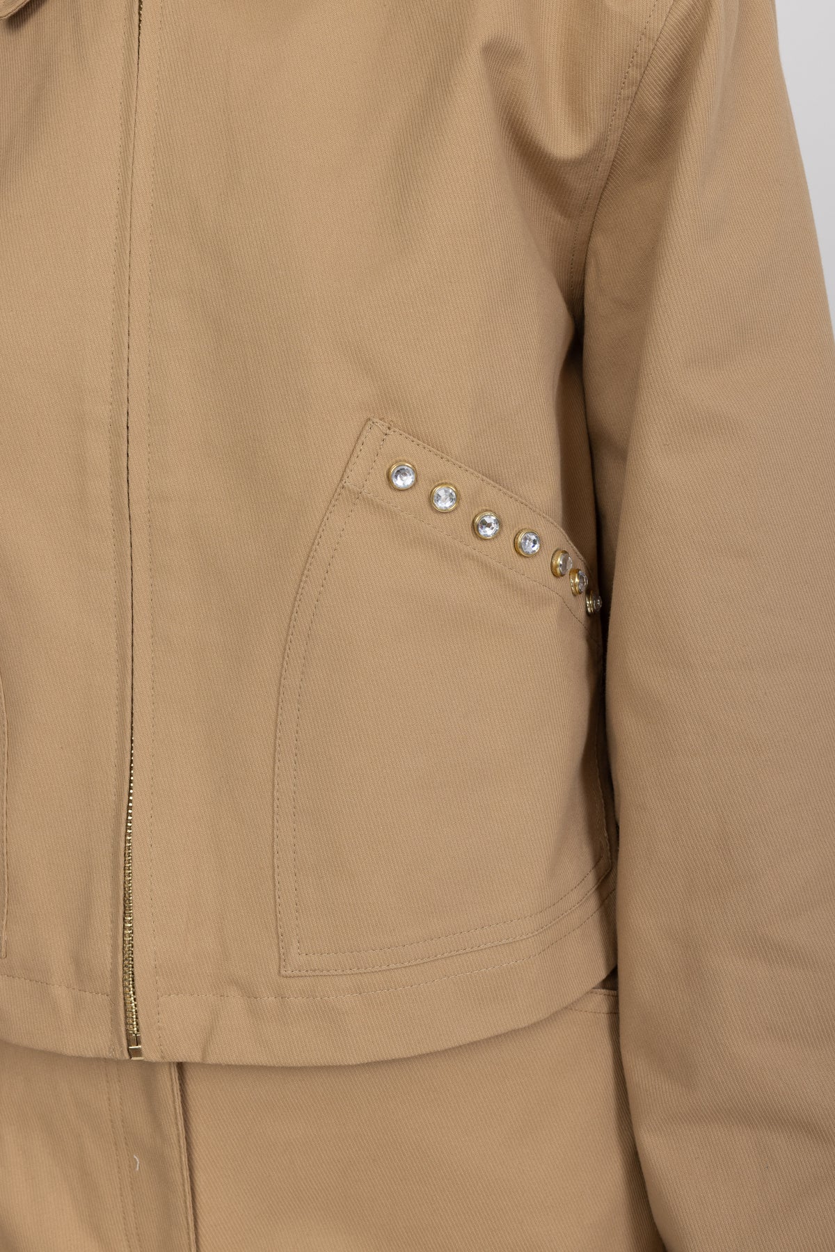 Jachetă scurtă din canvas cu fermoar și aplicații tip stud din cristal - Kaki