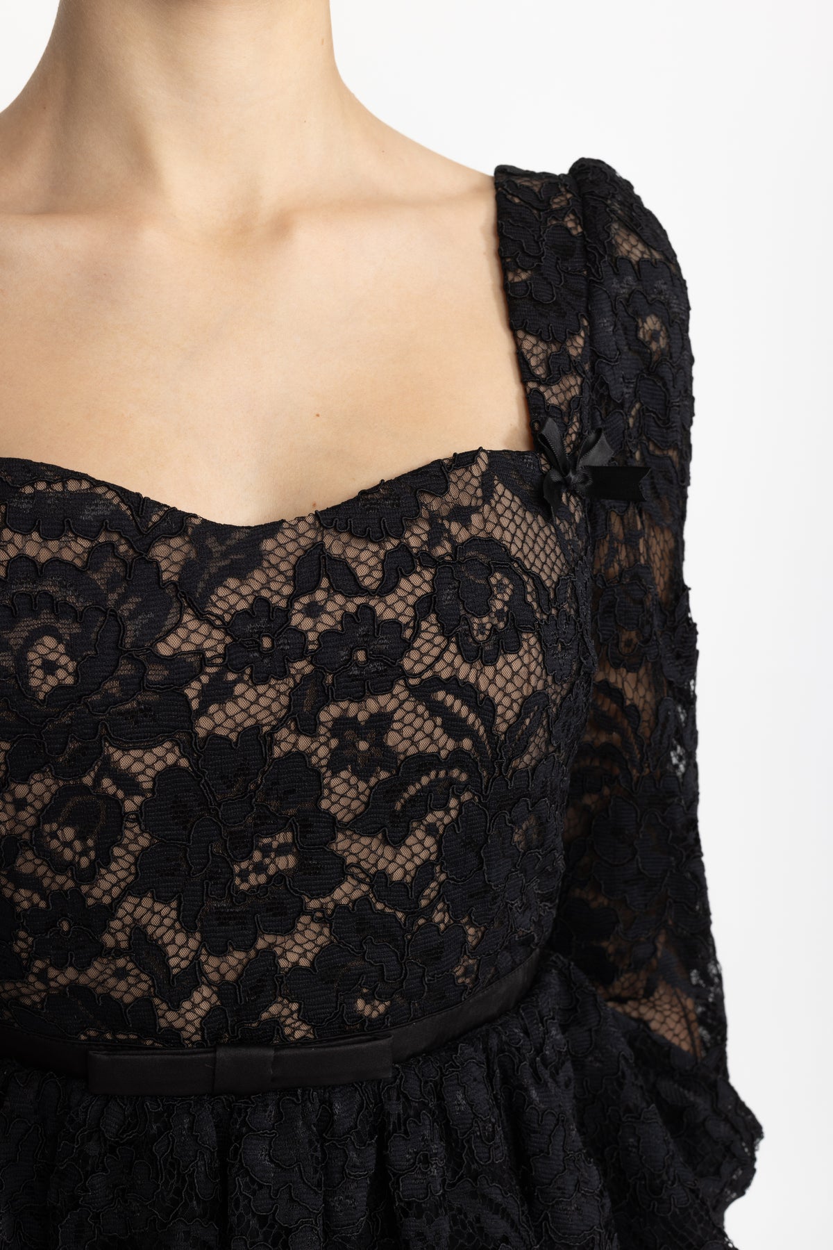 Lace Sweetheart Peplum Midi Dress with Puff Sleeves - Black