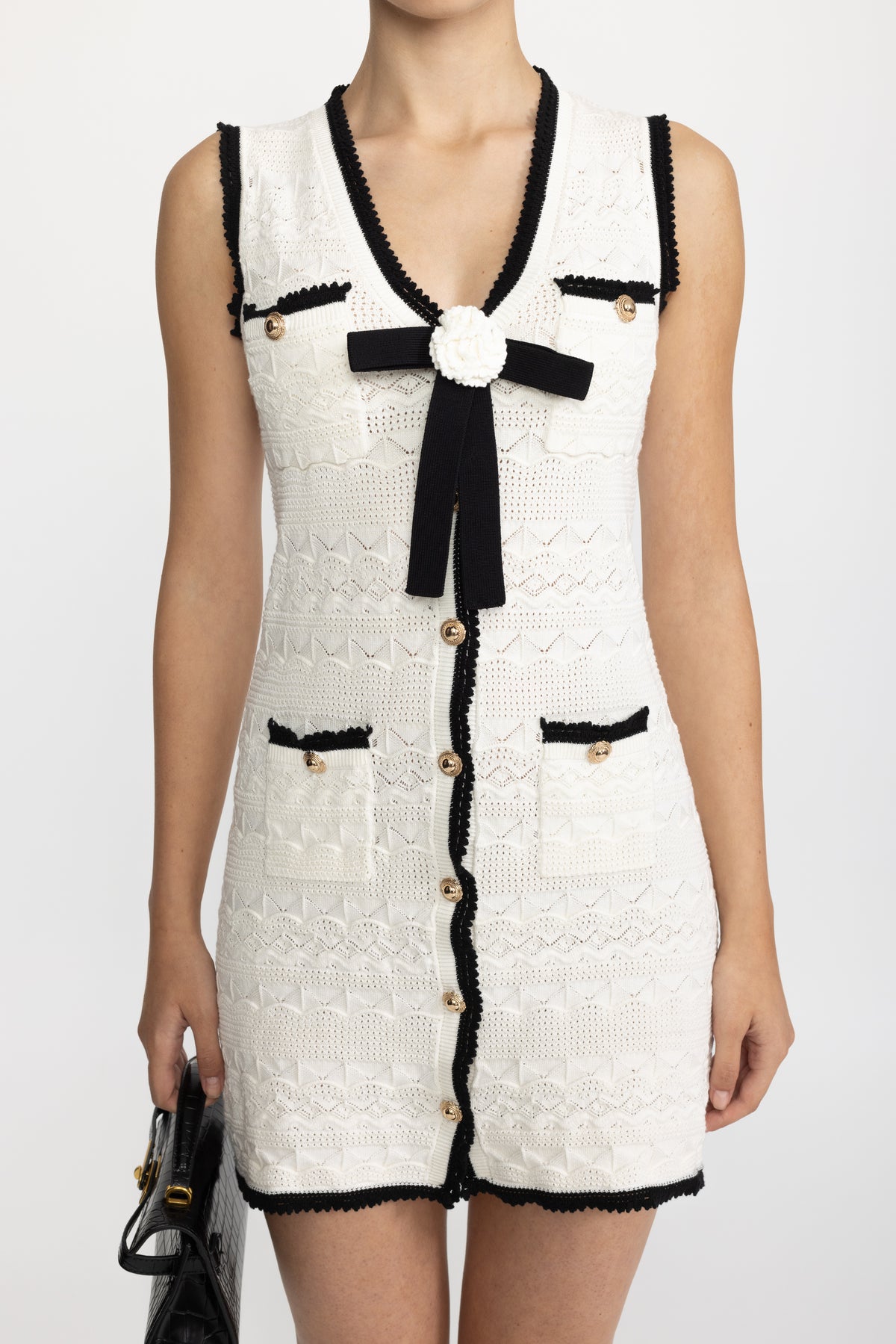 Rochie mini fără mâneci din tricot croșetat, cu fundă, albă