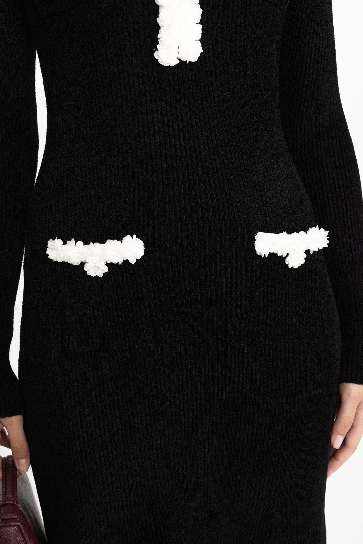 Rochie midi din tricot chenille cu garnitură bobble contrastantă - negru