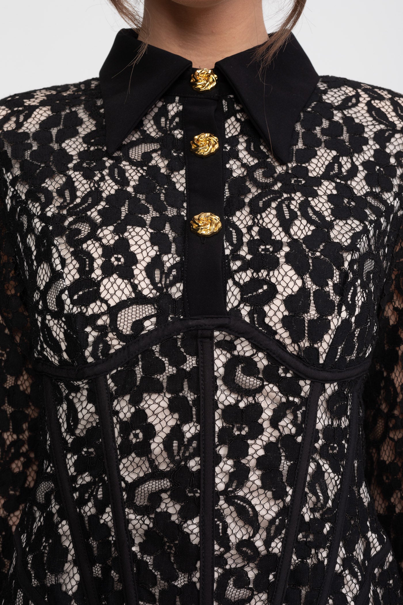 Rochie mini din dantelă cu mânecă lungă și tiv festonat - Negru