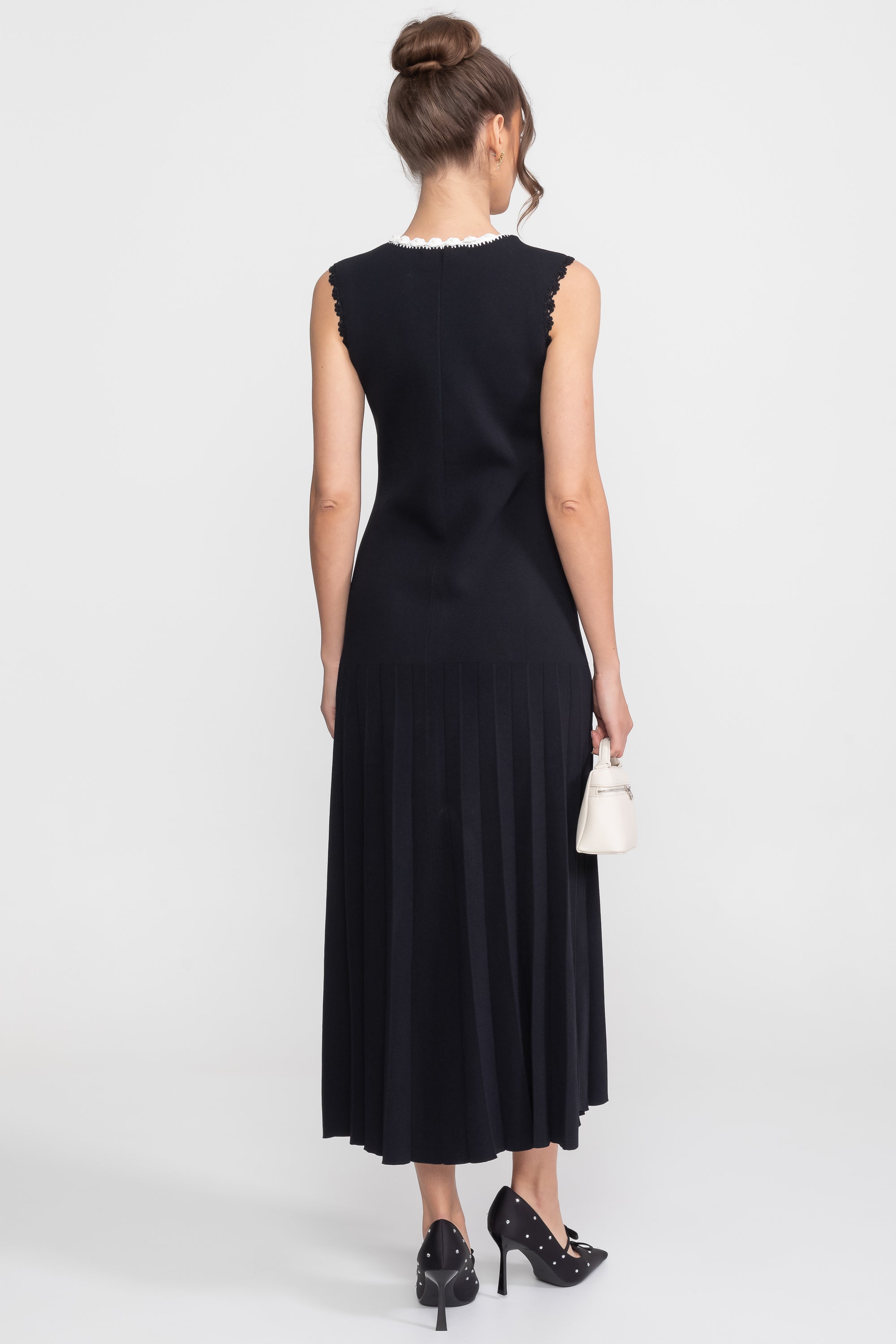 Sleeveless Midi Dress With Pearl Trim Details - Black
