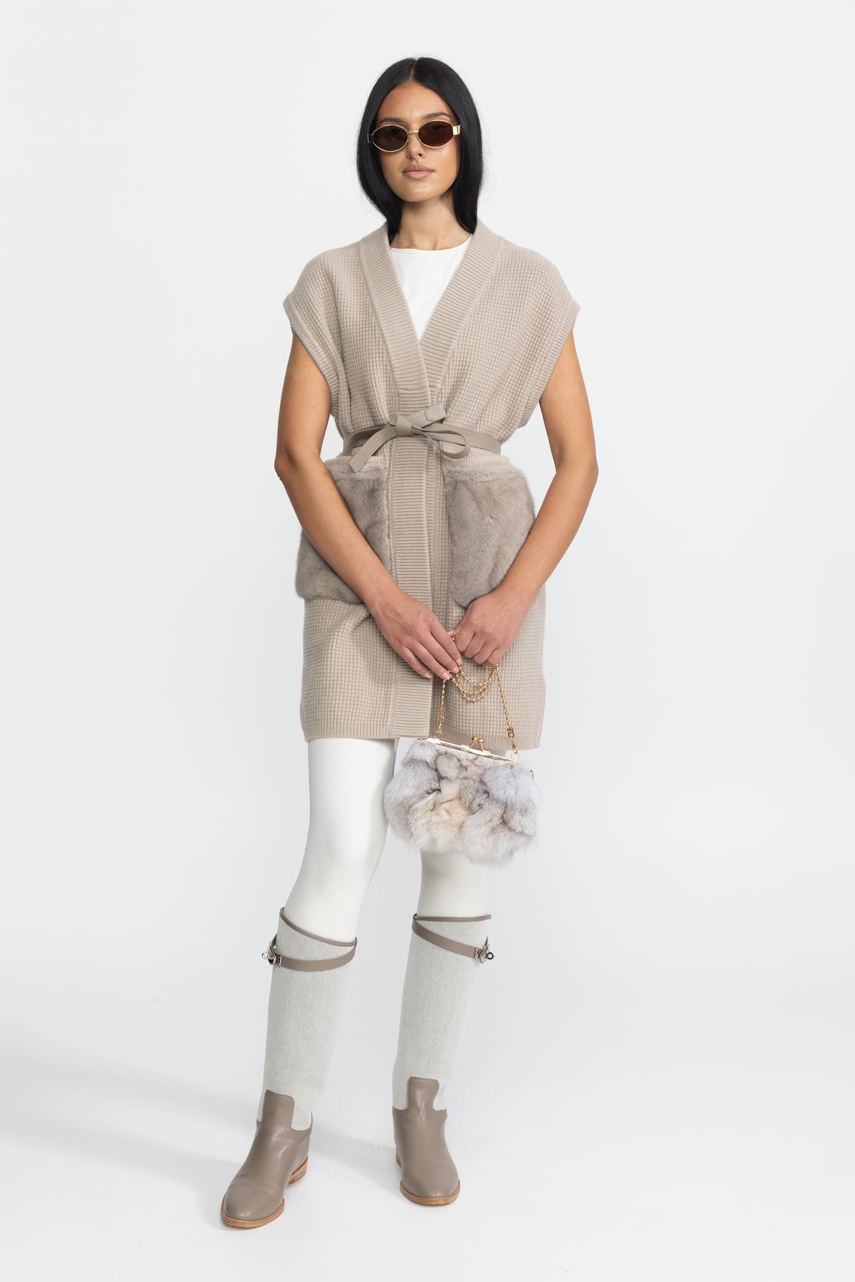 Gilet din tricot waffle cu cordon și buzunare din blană - Bej