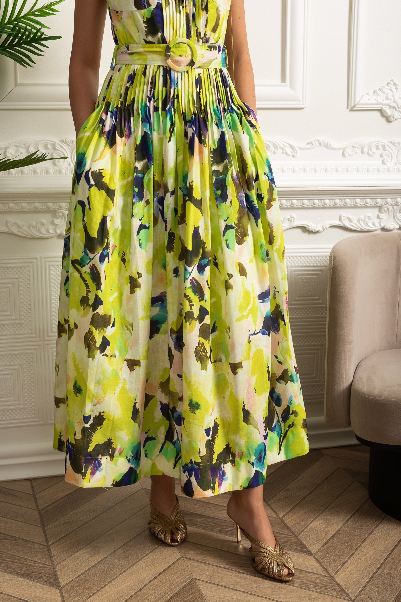 Rochie Midi Plisată cu Bust și Centură, cu Bretele Subțiri - Galben