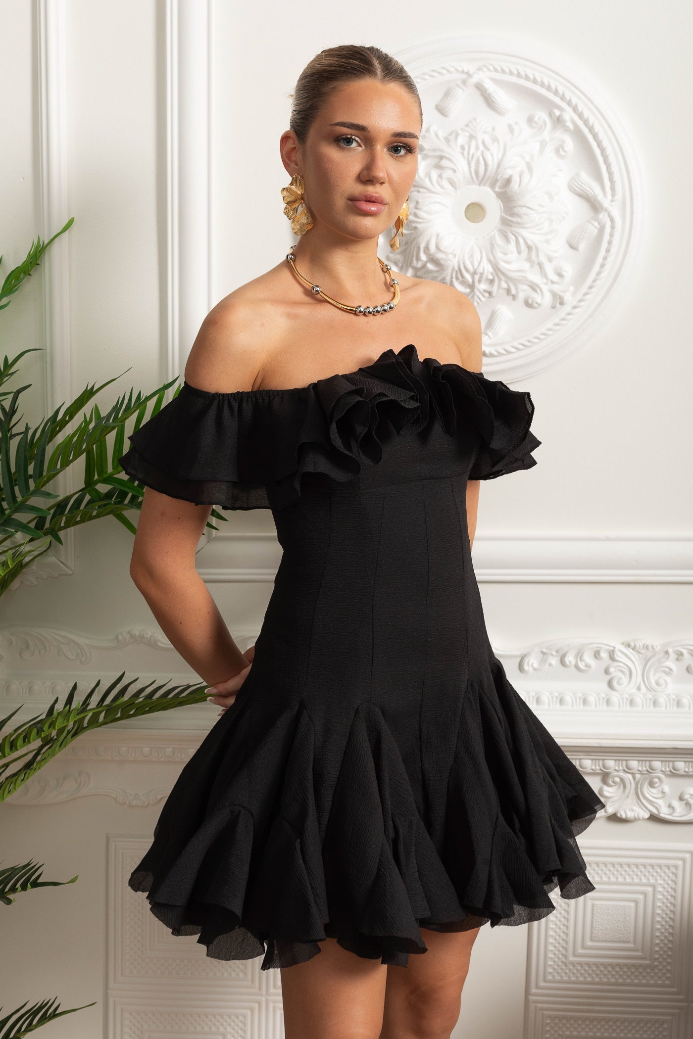 Rochie Mini Off-Shoulder cu Margine din Organza Volanată - Negru