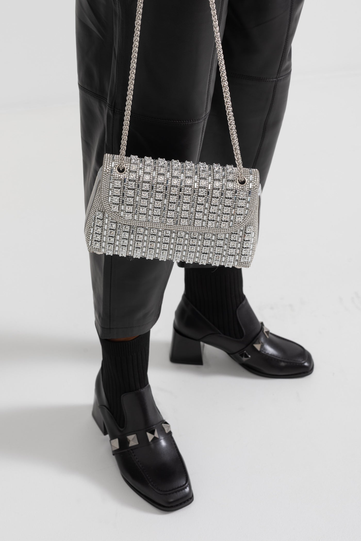 Geantă țesută strălucitoare cu ornamente din rhinestones sclipitori - Argintiu