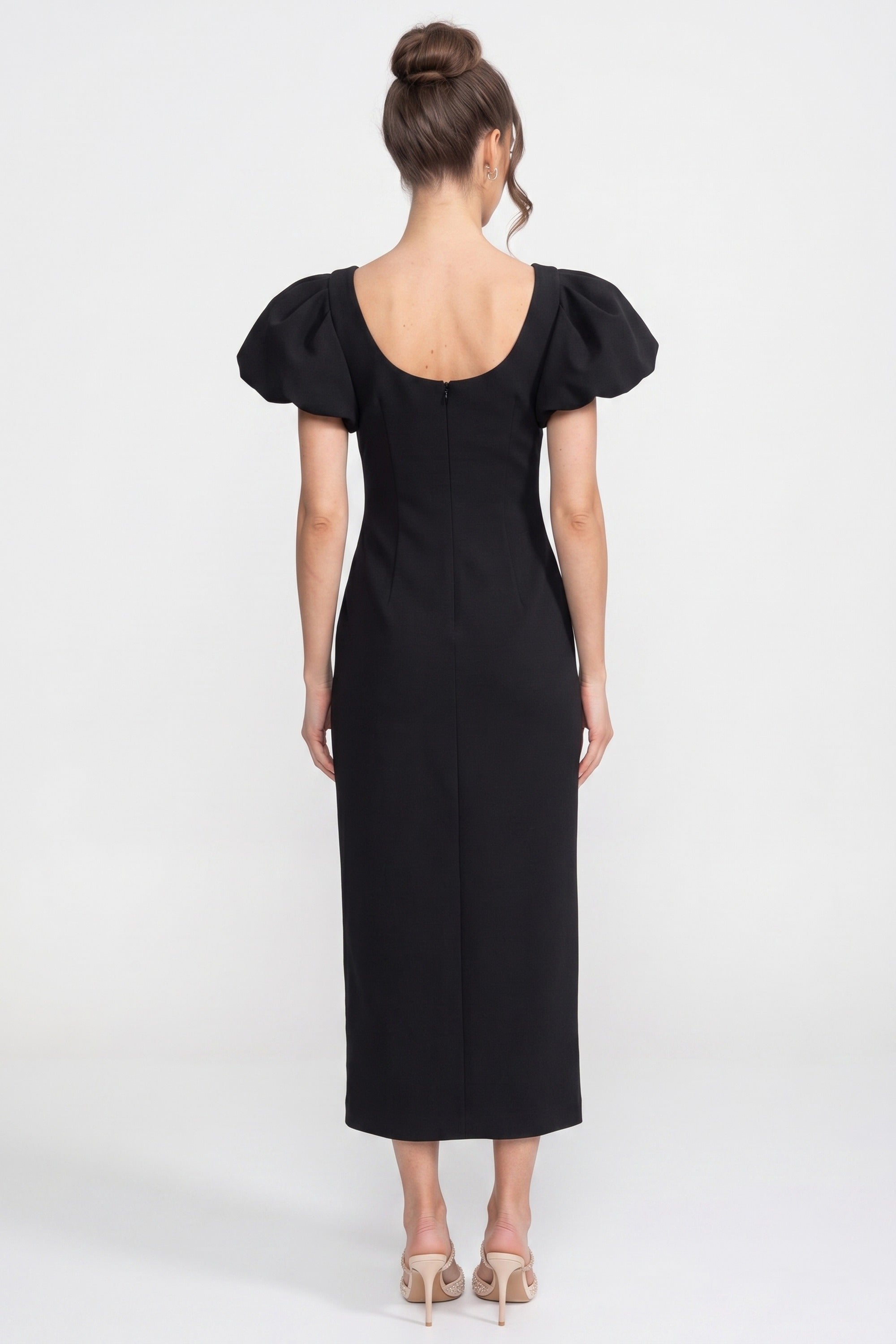 Rochie maxi structurată cu umeri accentuați și aplicații florale 3D Iris - Negru