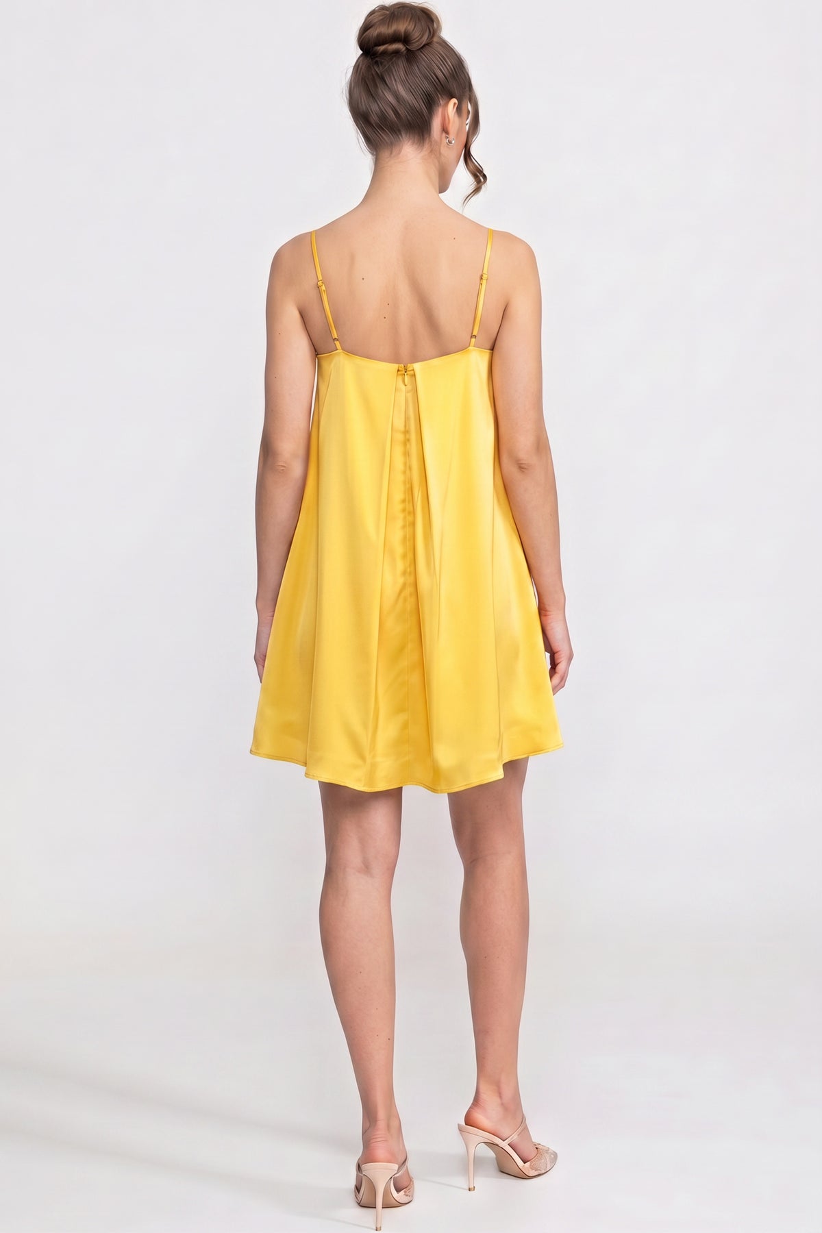 Rochie mini cu bretele spaghetti, cu aplicație florală 3D și fustă în A - Galben