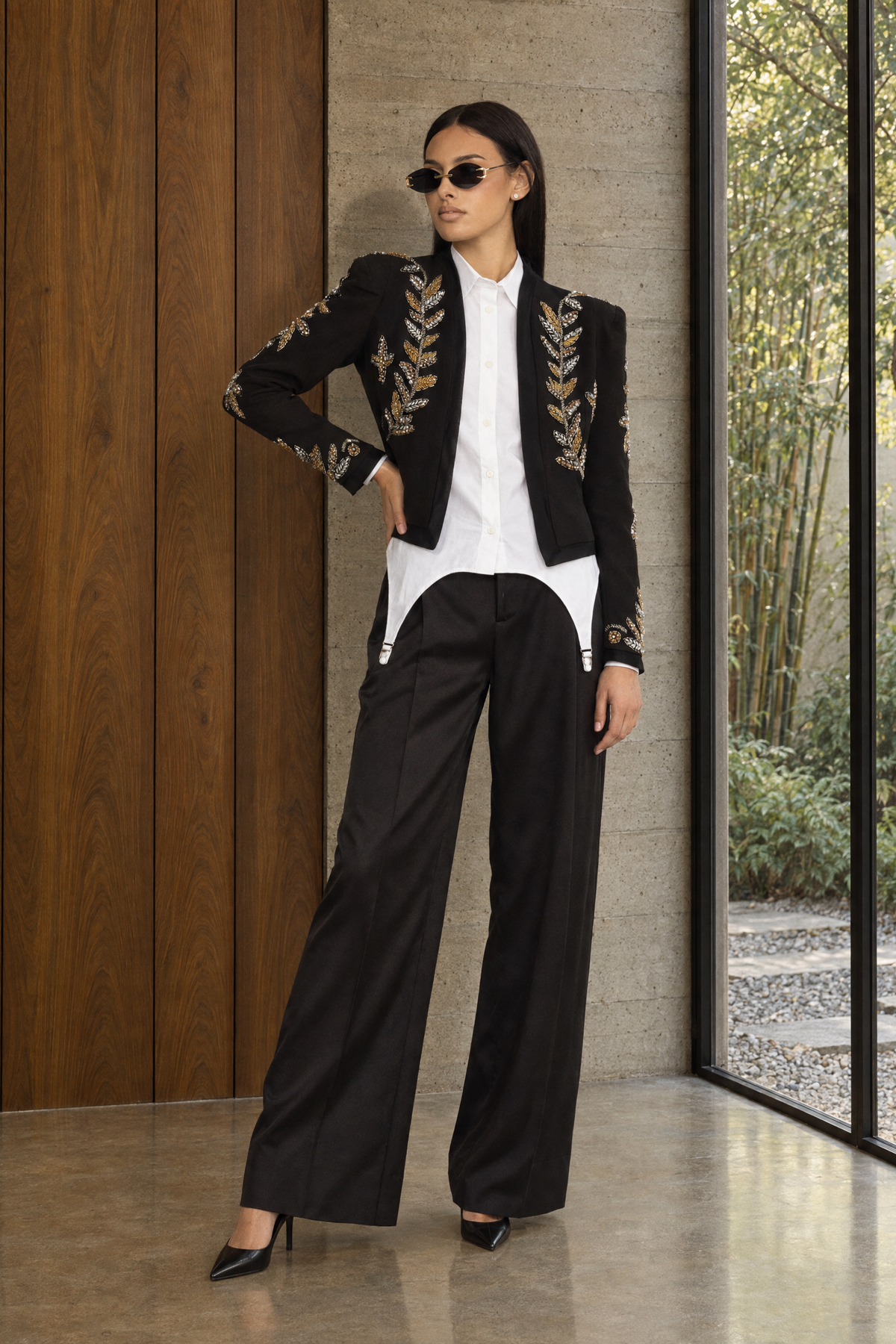 Blazer crop Laurel cu aplicații - Negru