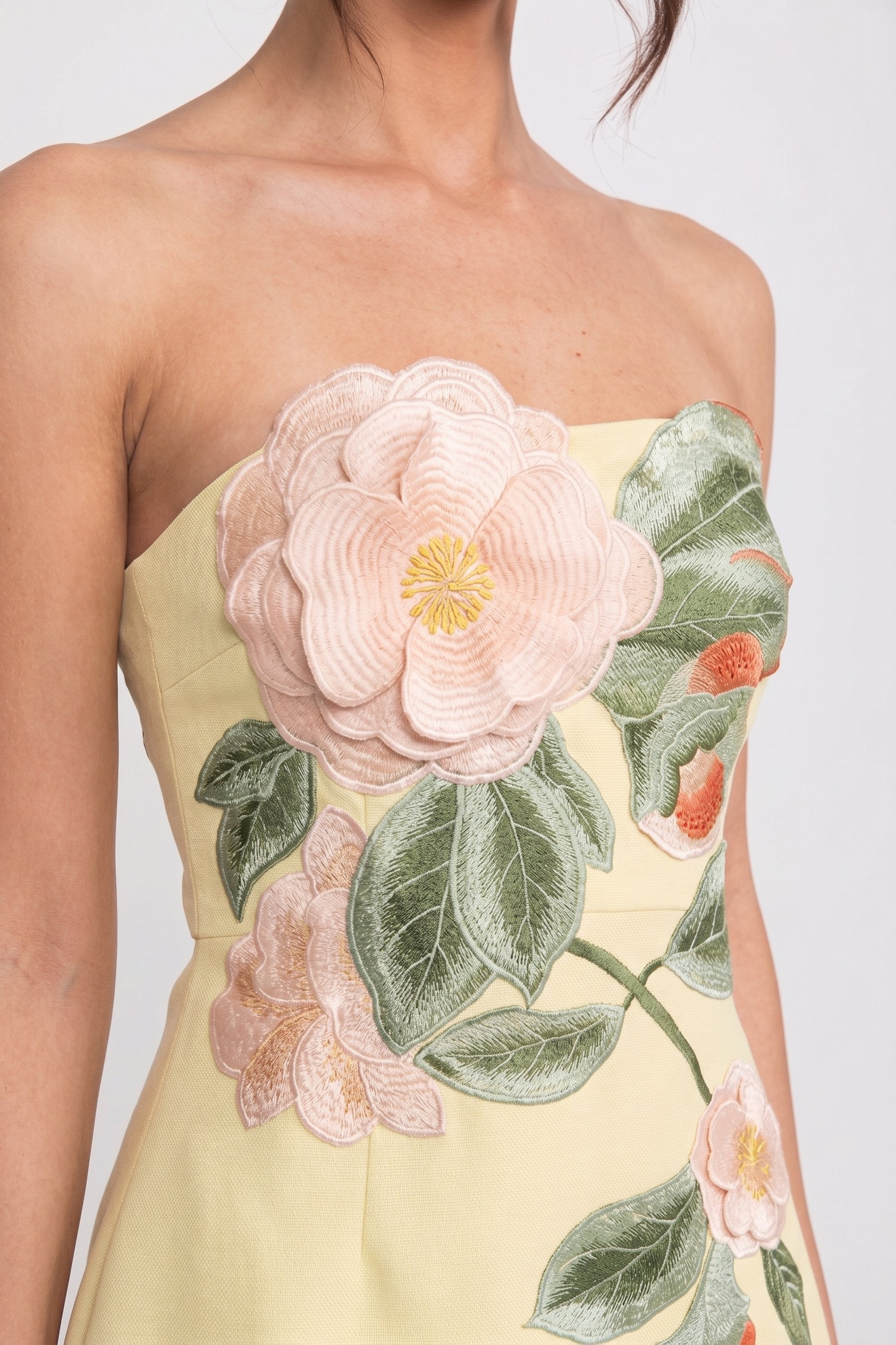 Rochie mini fără bretele cu aplicație florală Camellia 3D - Galben