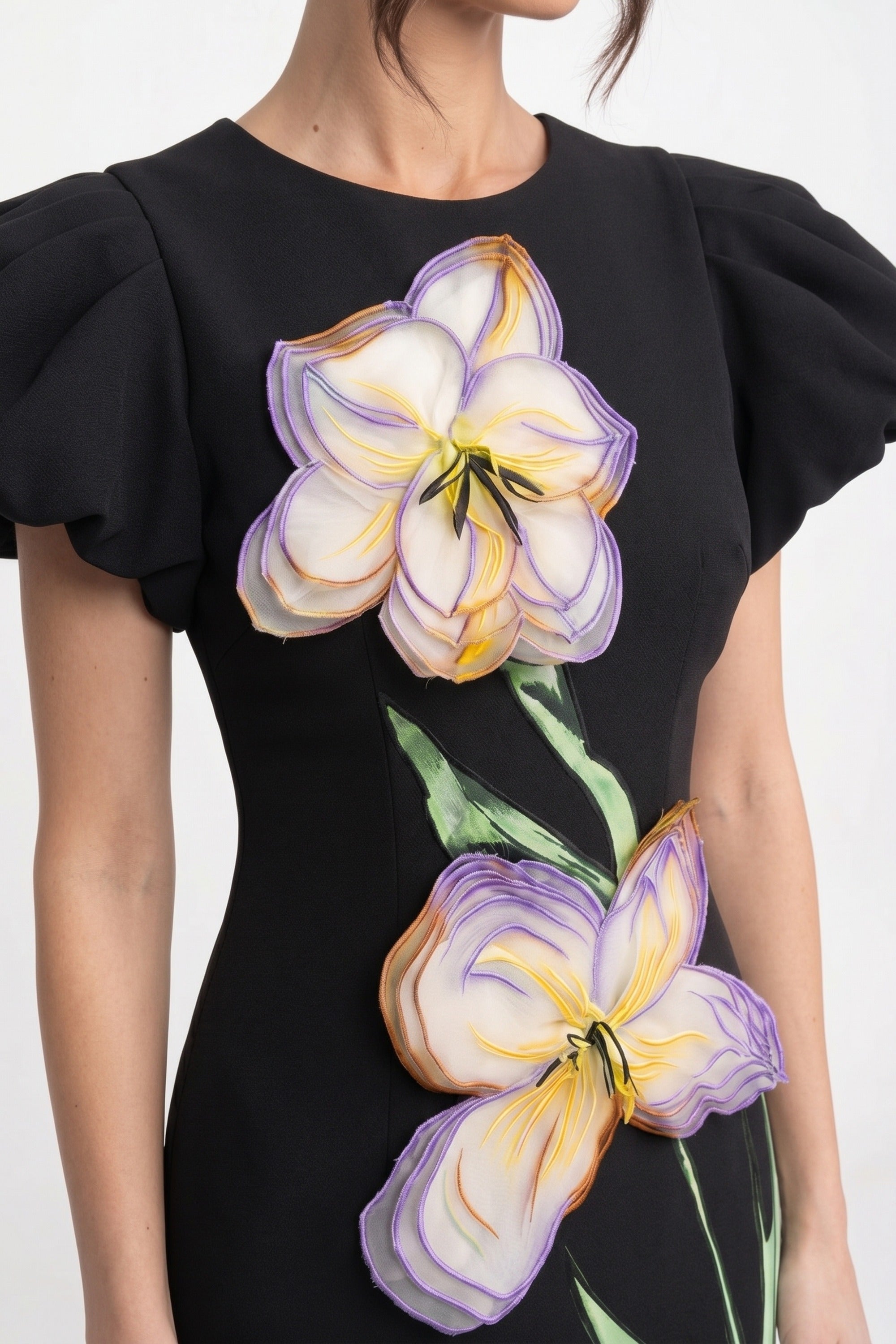 Rochie maxi structurată cu umeri accentuați și aplicații florale 3D Iris - Negru