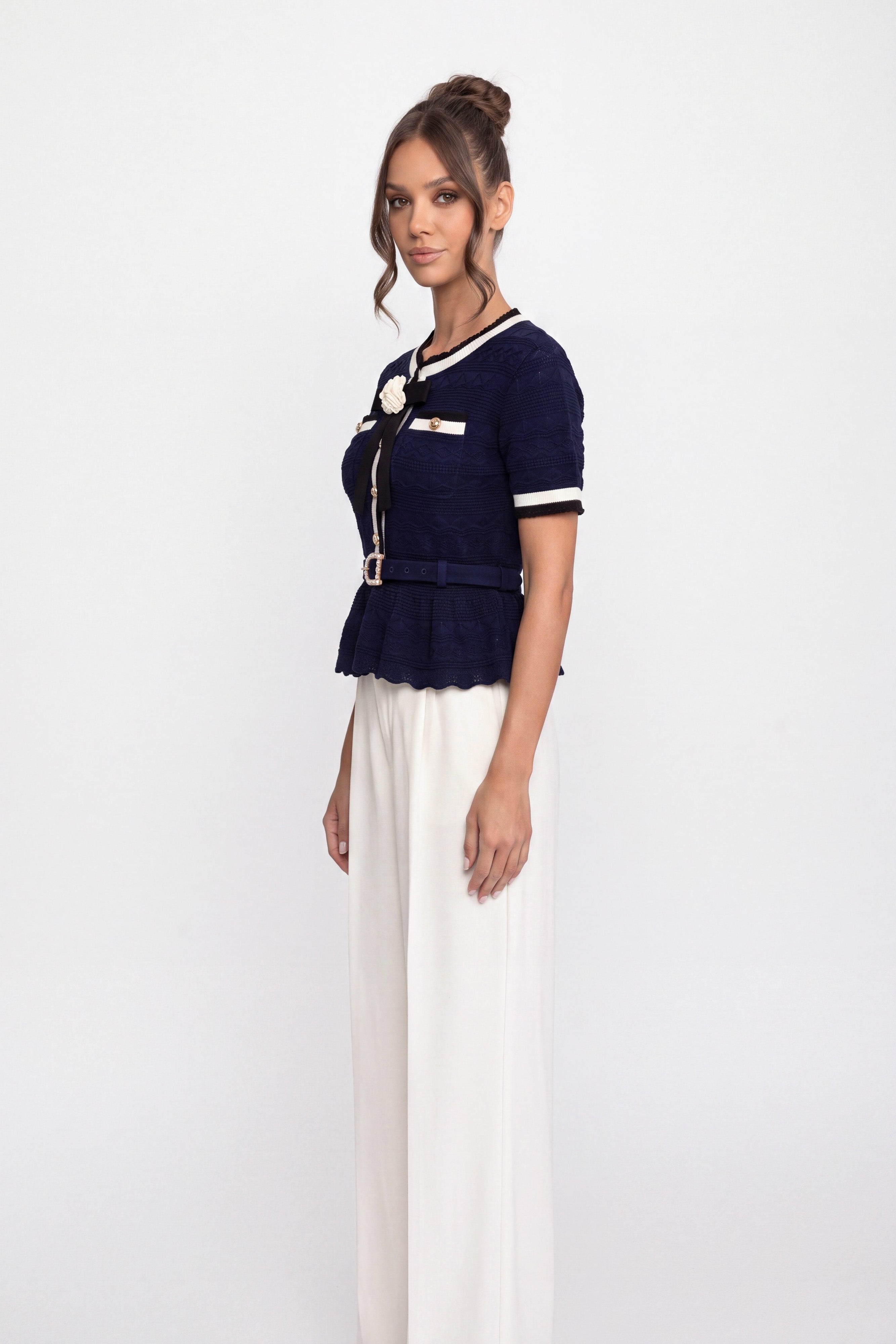 Top tricotat peplum cu guler sailor contrastant și nasturi cu perle - Navy