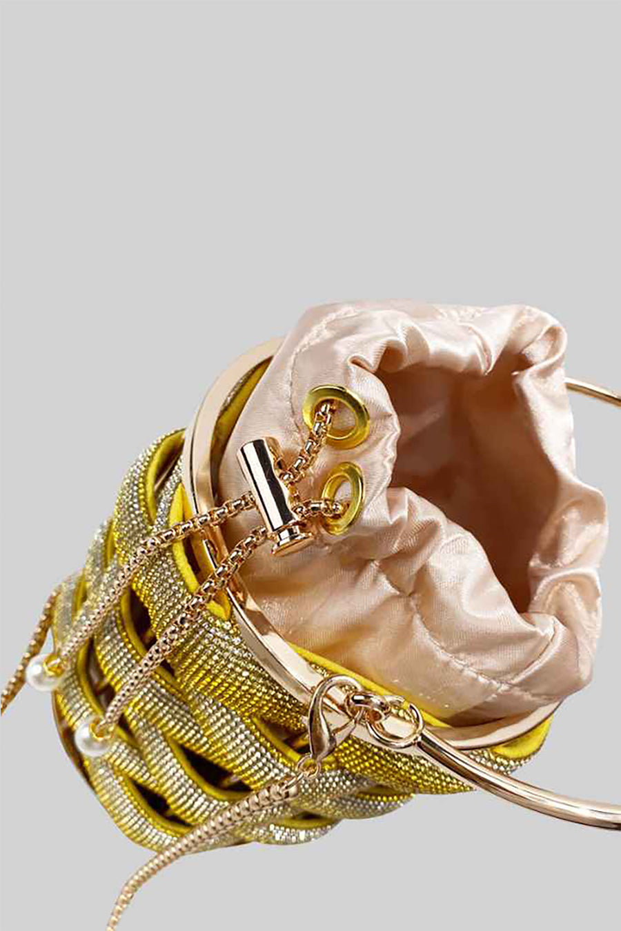 Geantă Bucket Elegantă cu Închidere Interioară din Satin - Aurie