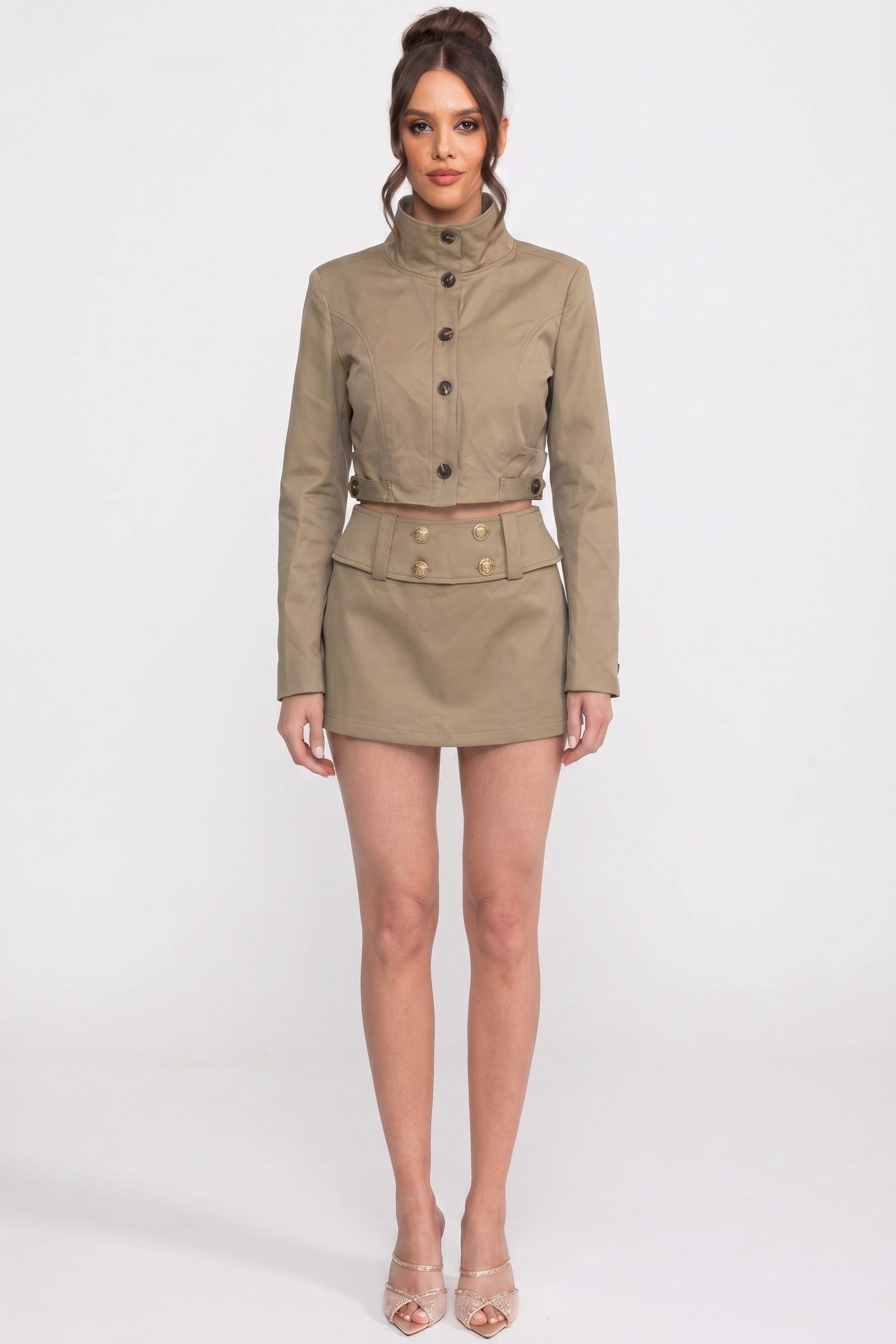 Set coordonat cu jachetă scurtă cu închidere dublă și fustă mini - Khaki