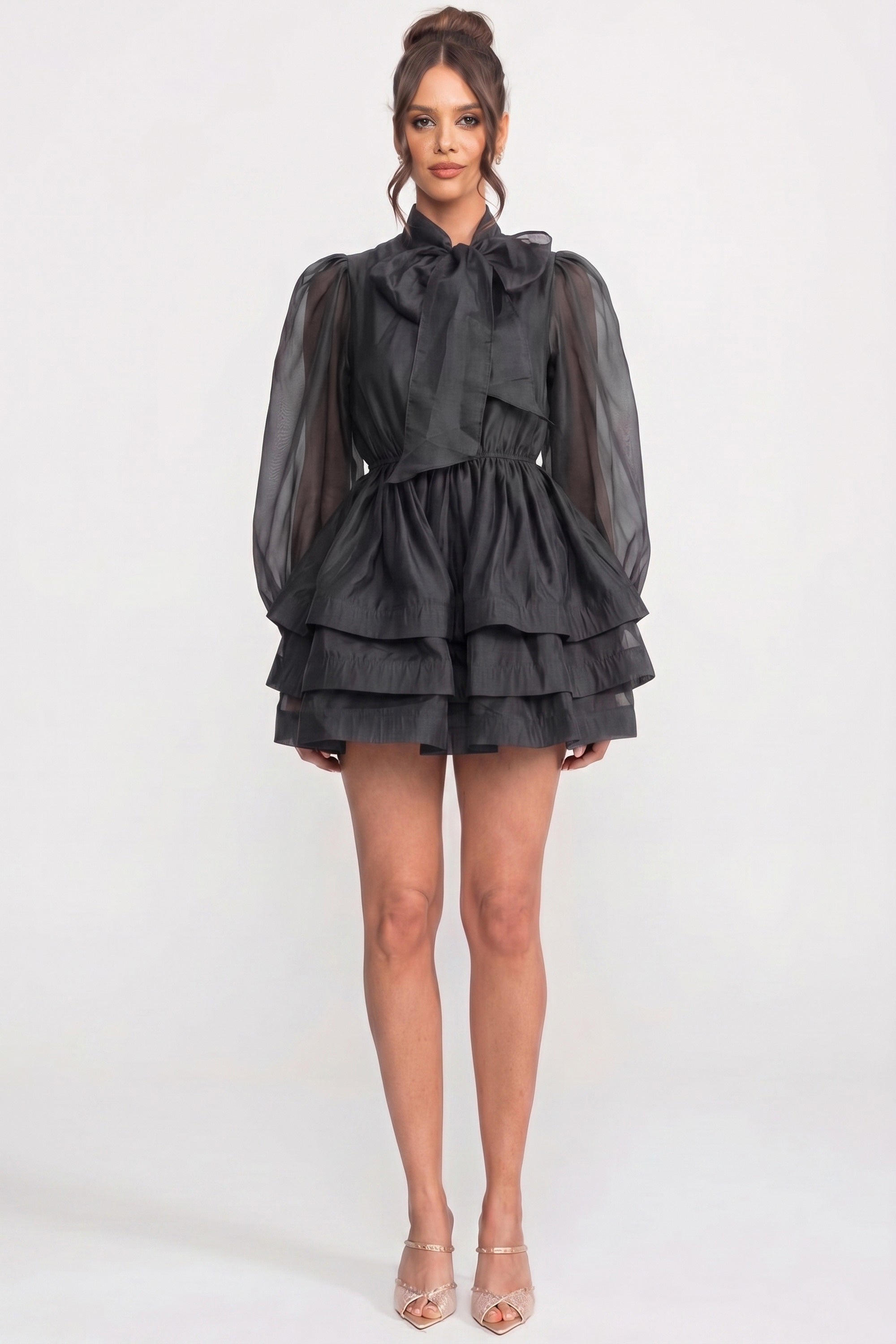 Rochie mini cu guler înalt și mâneci bufante, cu fustă cu volane suprapuse și fundă - Negru