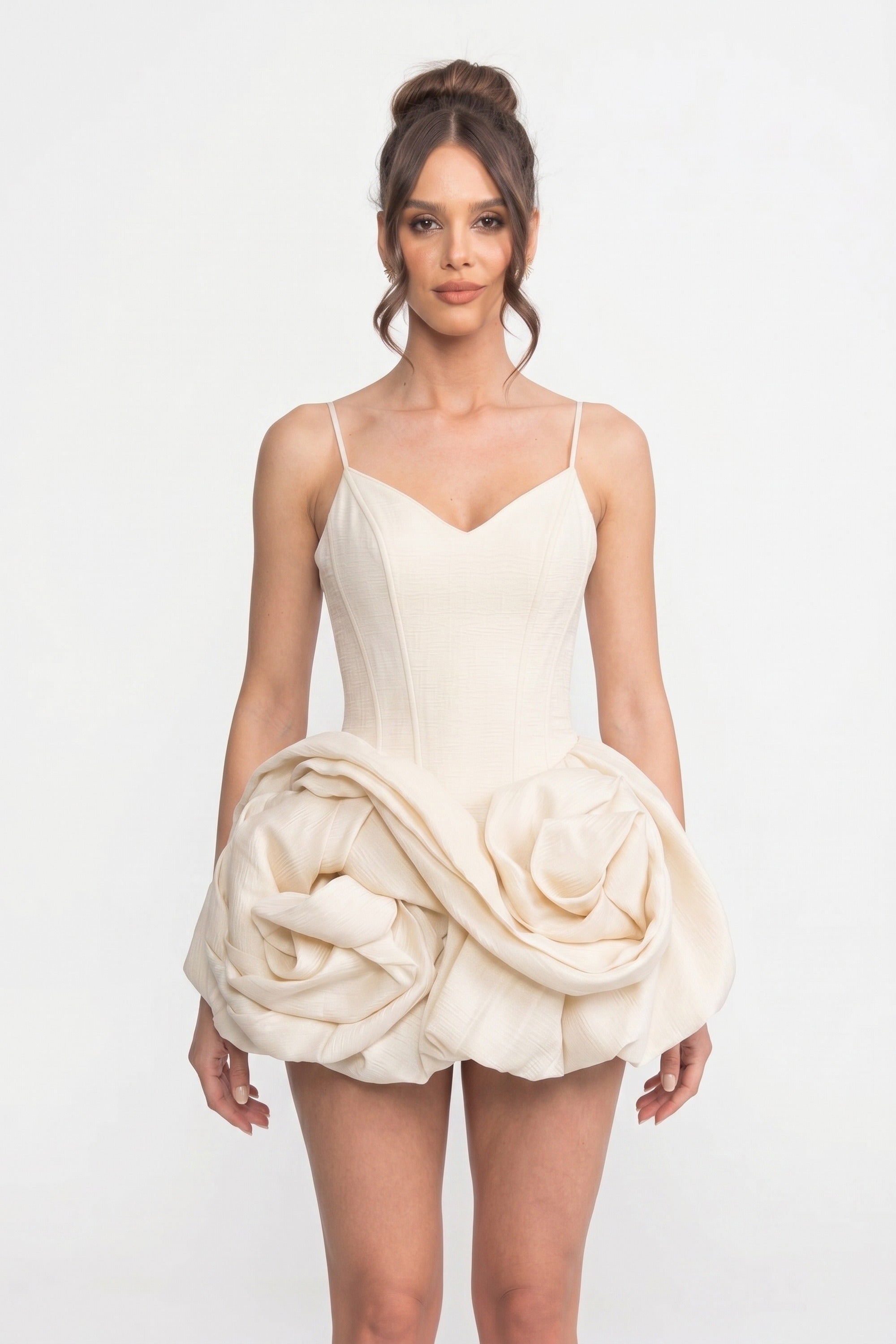 Rochie mini din catifea cu bretele spaghetti și fustă cu trandafiri 3D - Ivoire