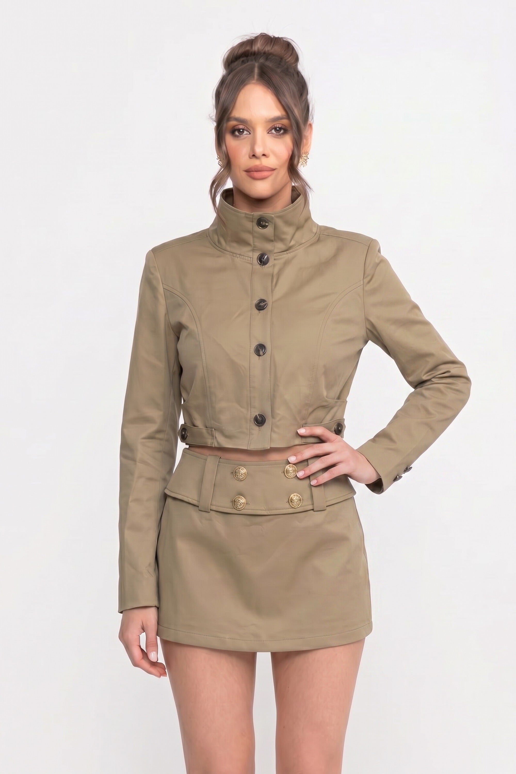 Set coordonat cu jachetă scurtă cu închidere dublă și fustă mini - Khaki