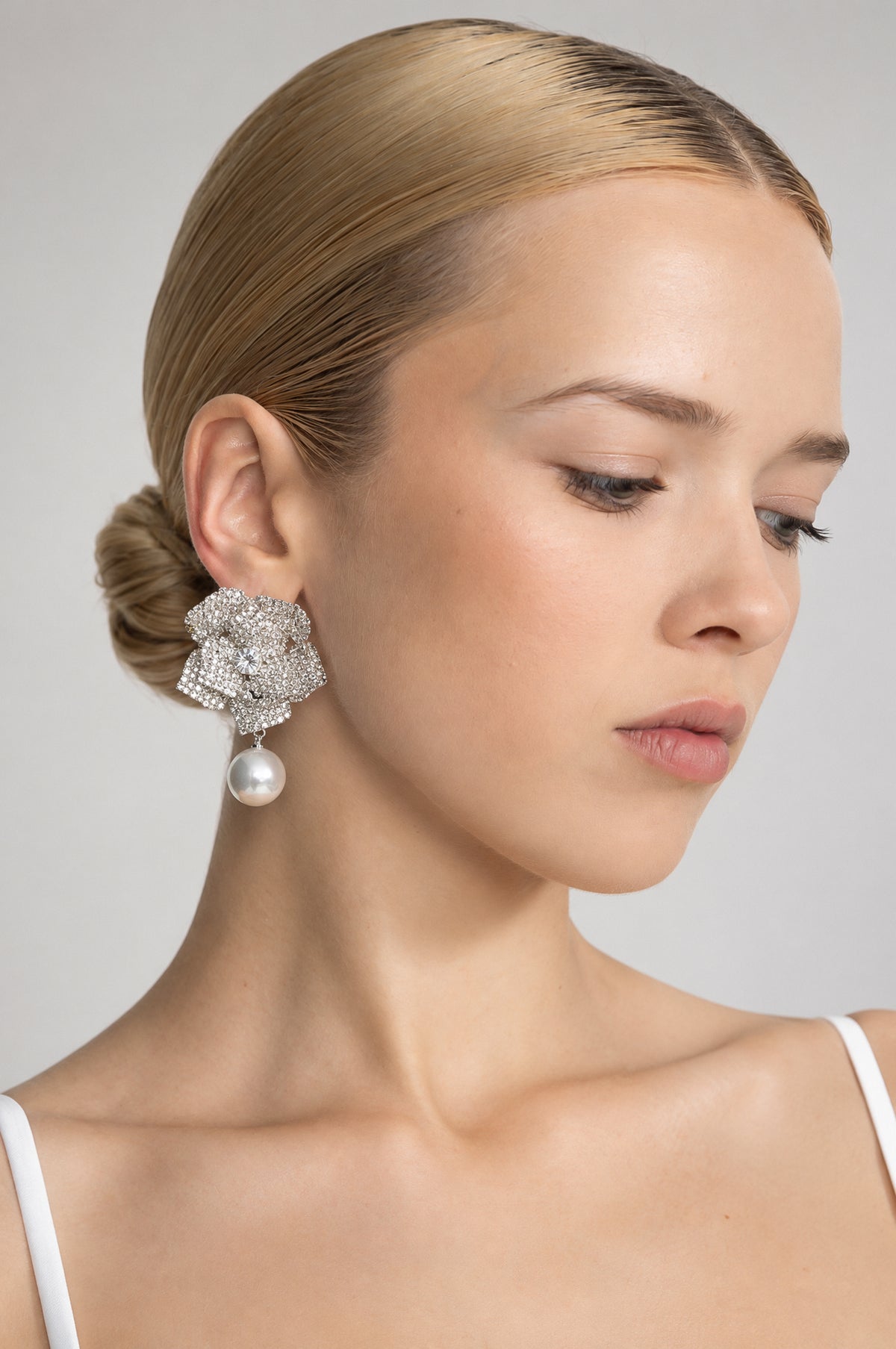 Cercei Crystal Camellia Pearl Drop - argintii